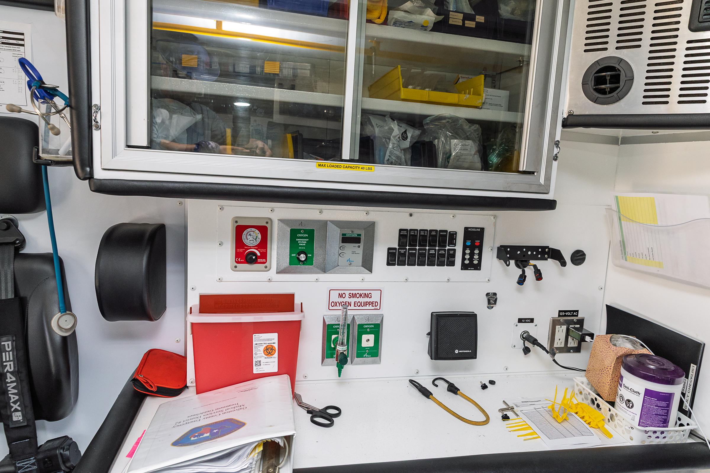 2019 REV Ford 4x4 Type I Ambulance - image 80