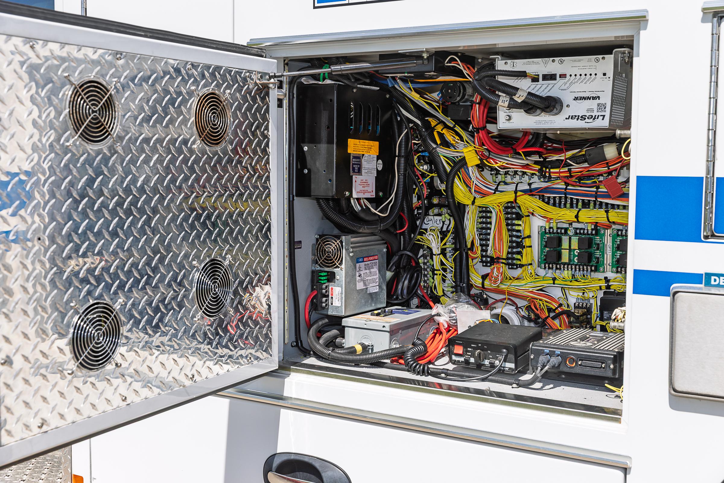 2019 REV Ford 4x4 Type I Ambulance - image 41