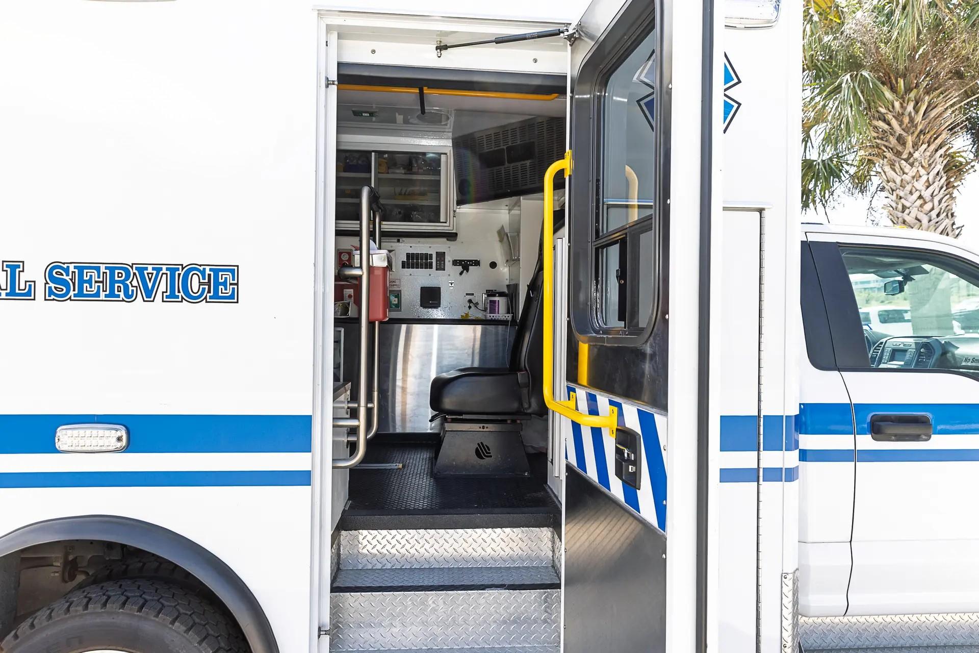 2019 REV Ford 4x4 Type I Ambulance - image 91