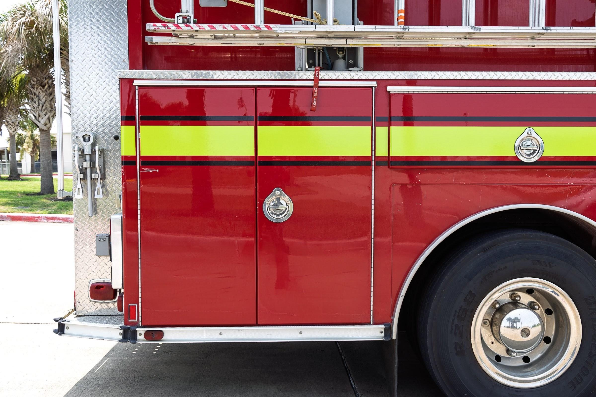 2000 E-One Cyclone Pumper - image 76