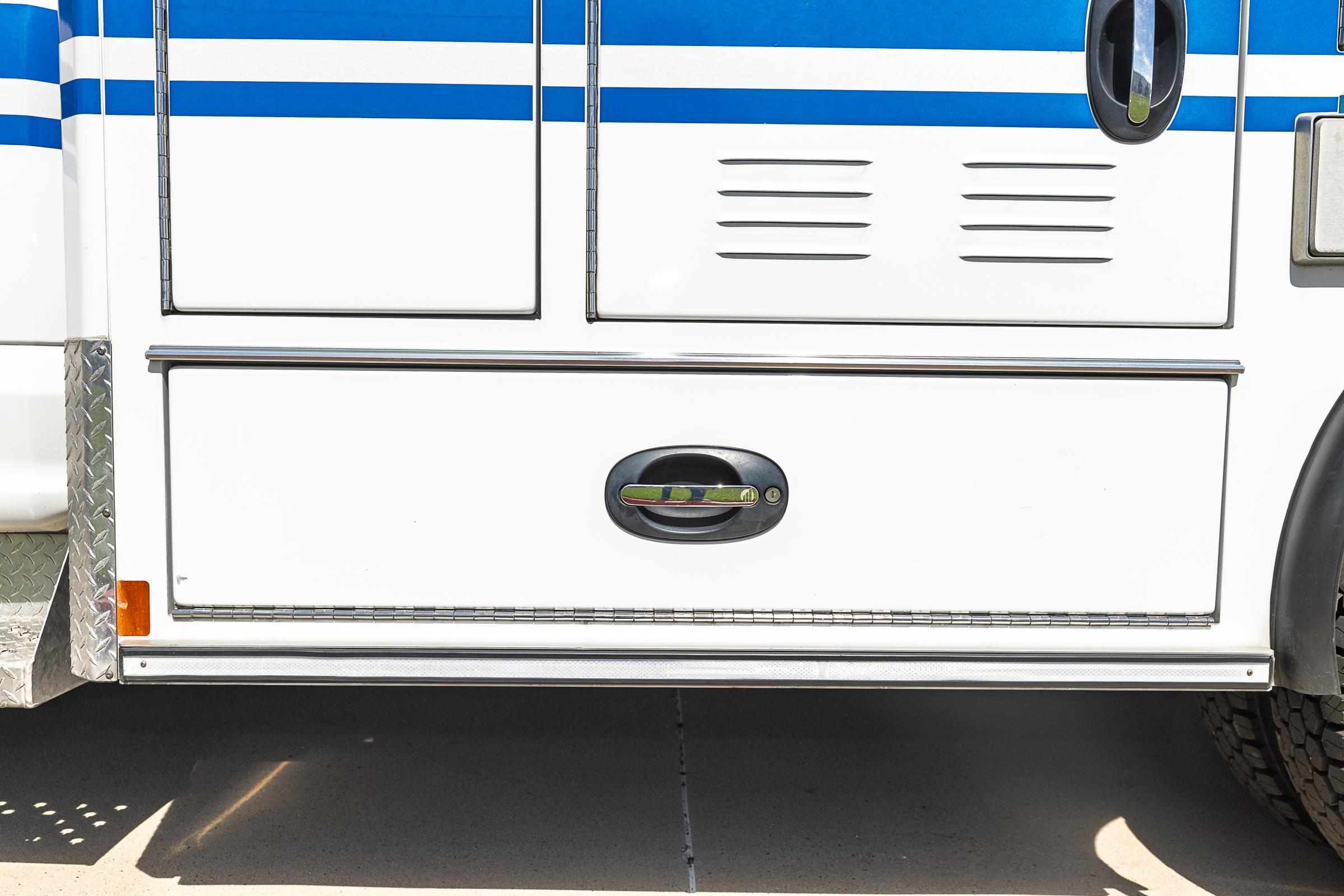 2019 REV Ford 4x4 Type I Ambulance - image 32