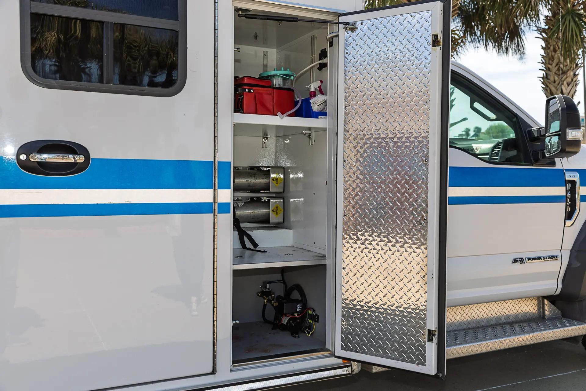 2019 REV Ford 4x4 Type I Ambulance - image 58
