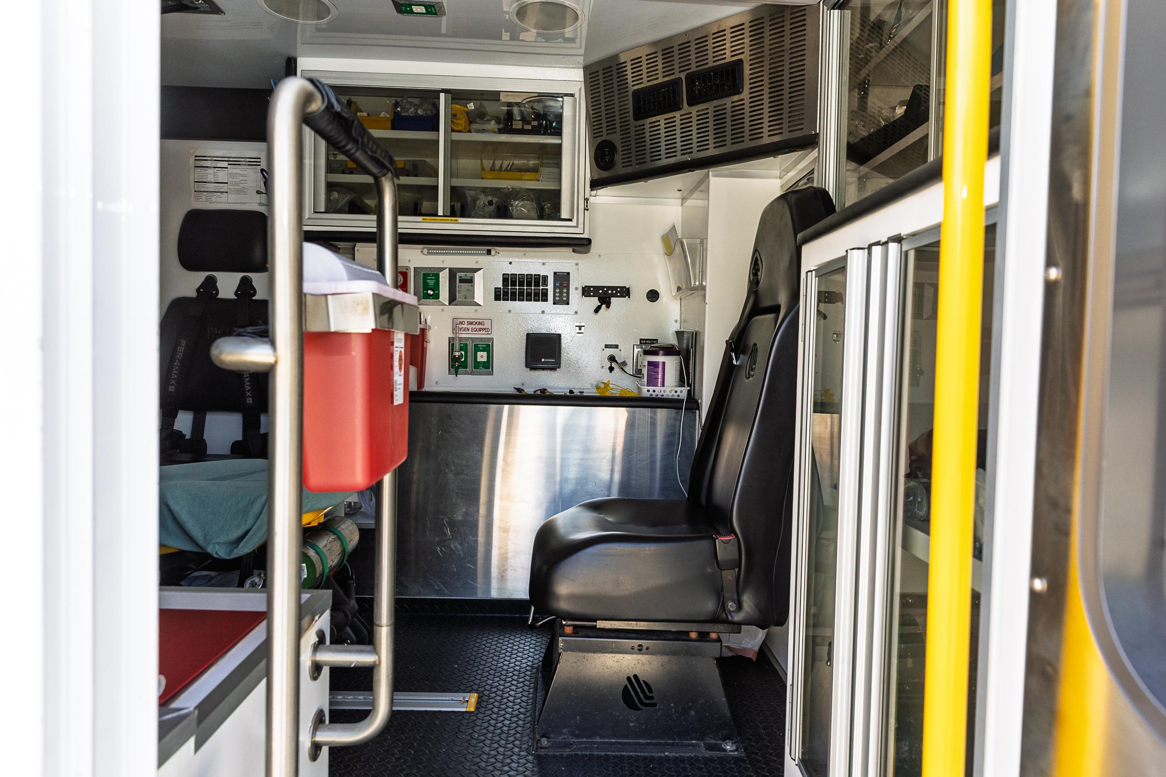 2019 REV Ford 4x4 Type I Ambulance - image 92