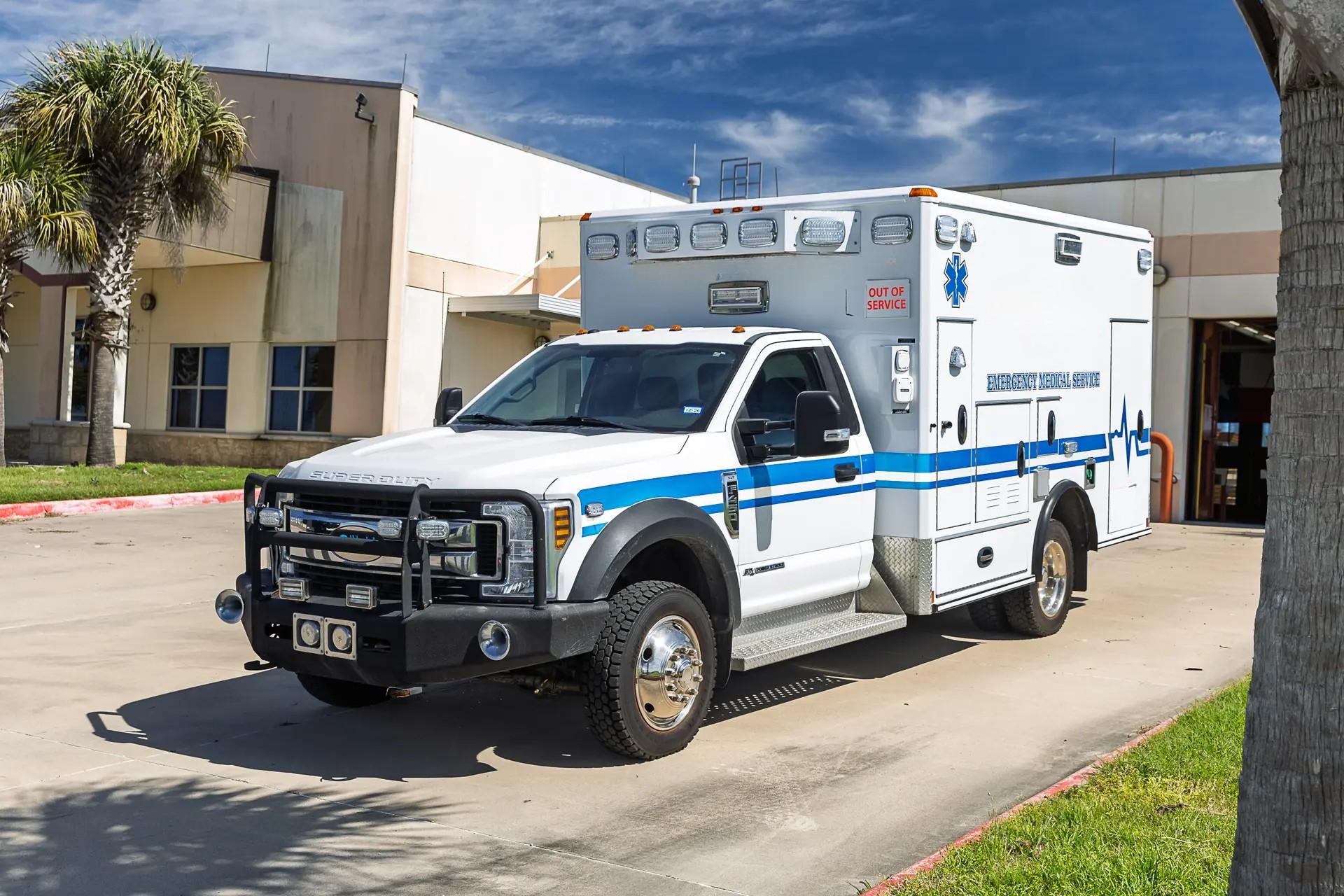 2019 REV Ford 4x4 Type I Ambulance - image 1
