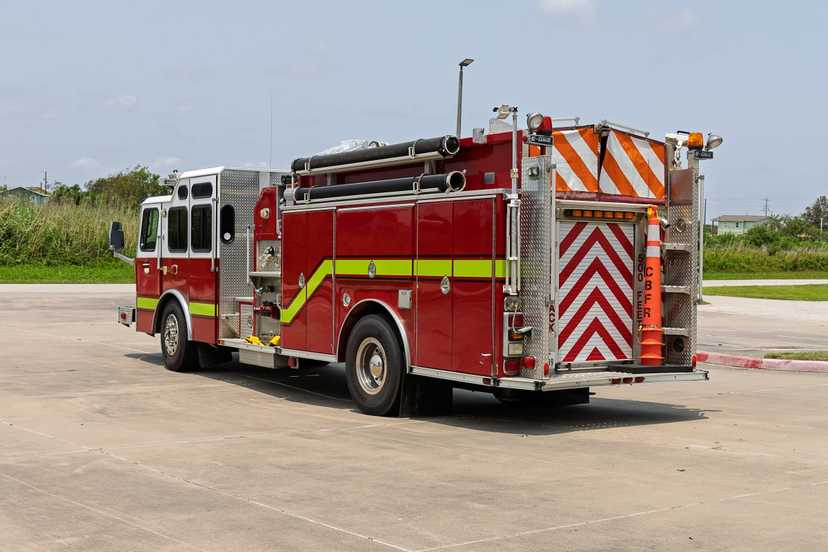 2000 E-One Cyclone Pumper — photo 7
