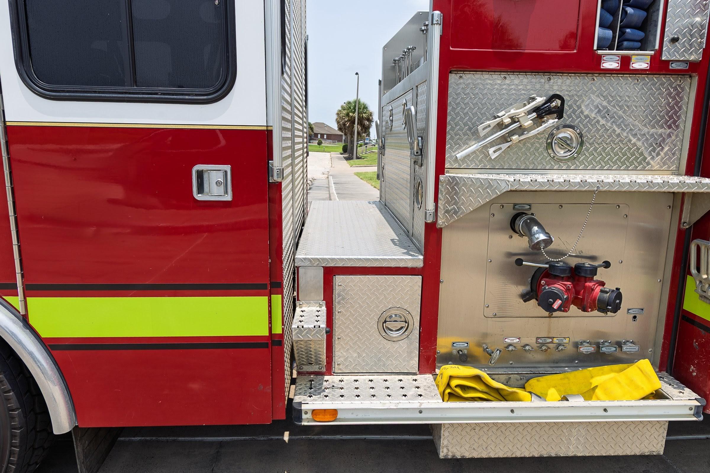 2000 E-One Cyclone Pumper - image 126