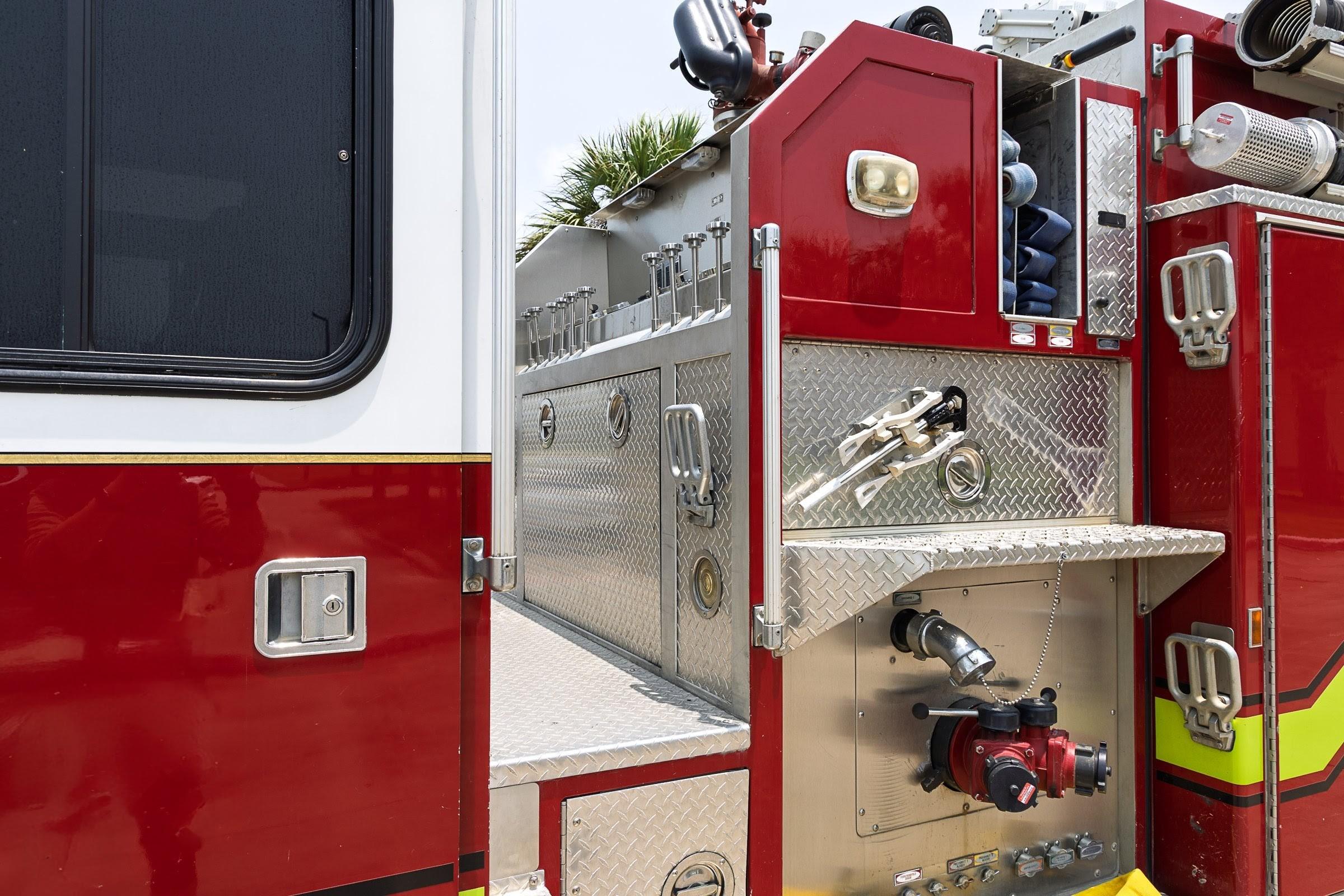 2000 E-One Cyclone Pumper - image 127