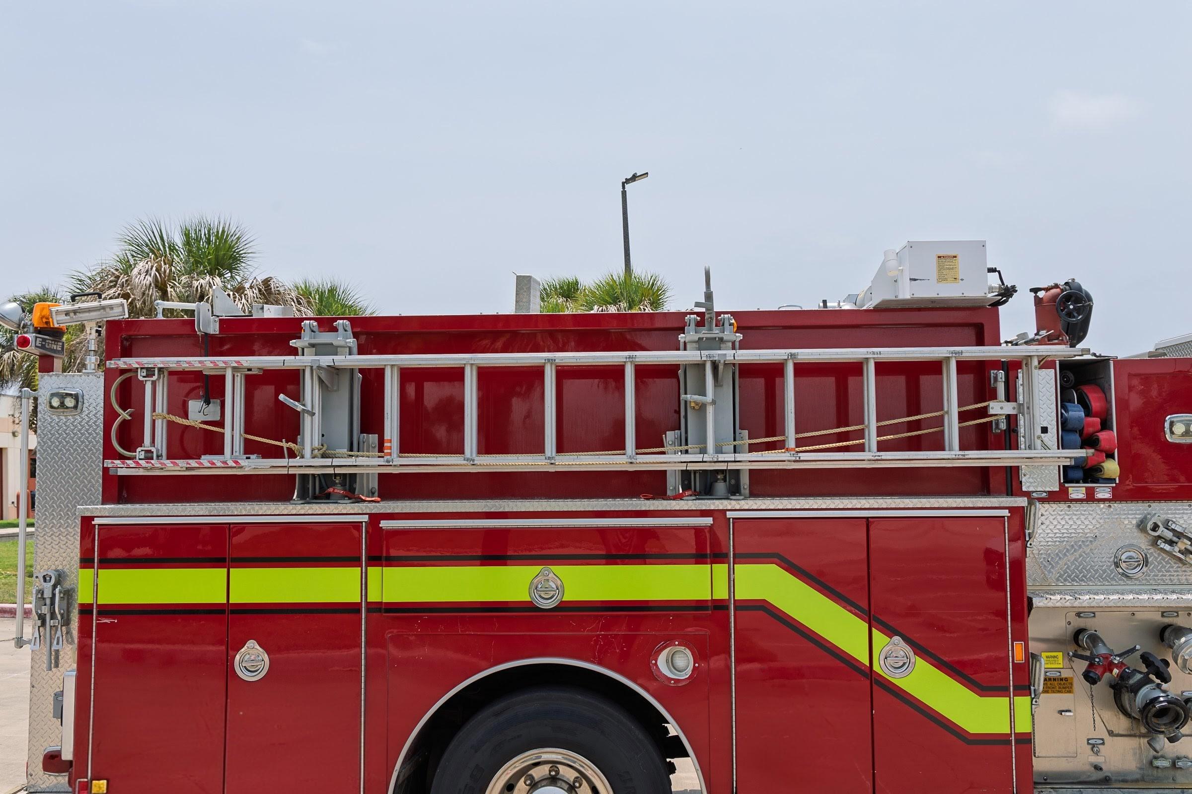 2000 E-One Cyclone Pumper - image 78