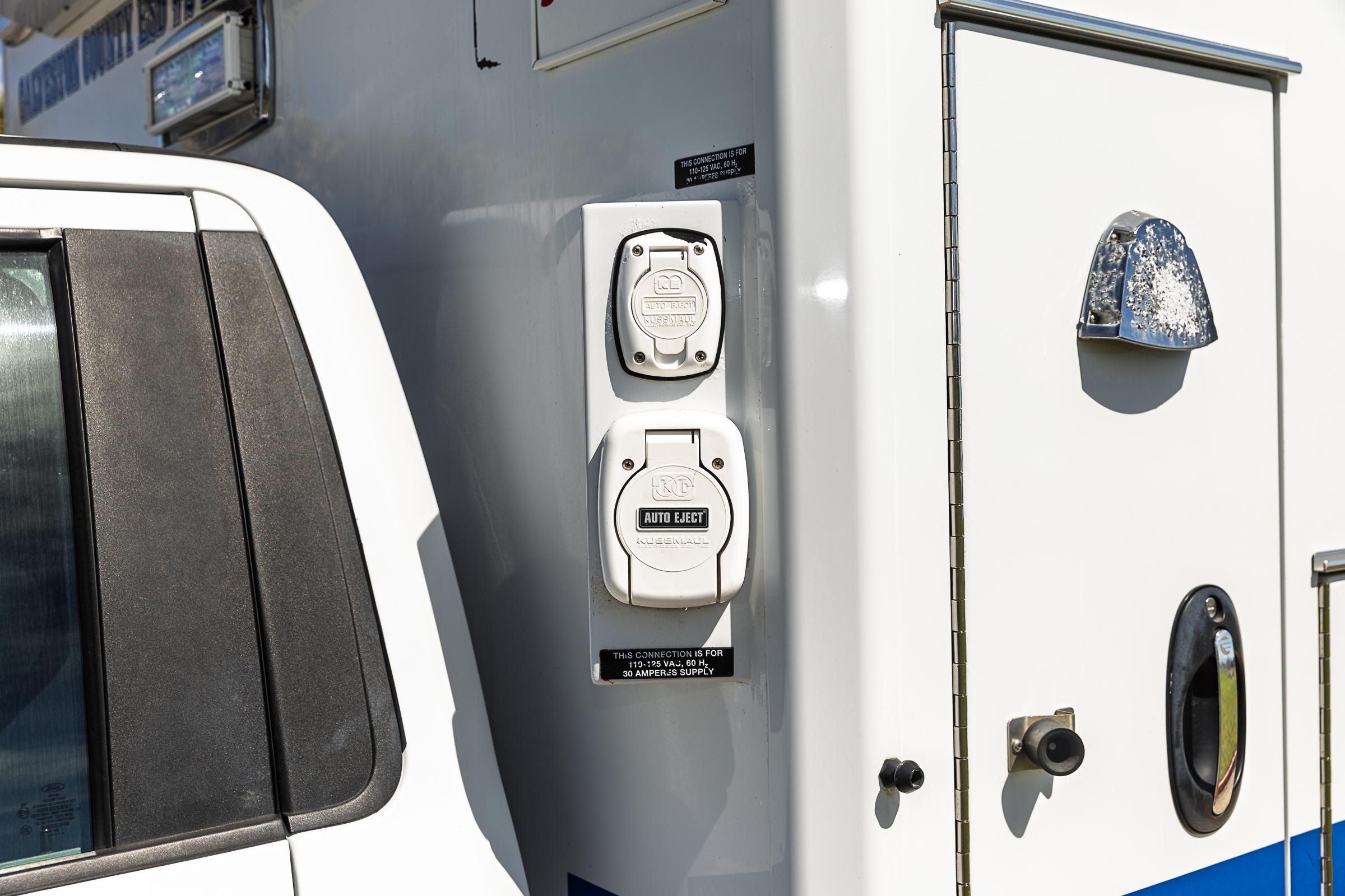 2019 REV Ford 4x4 Type I Ambulance - image 28