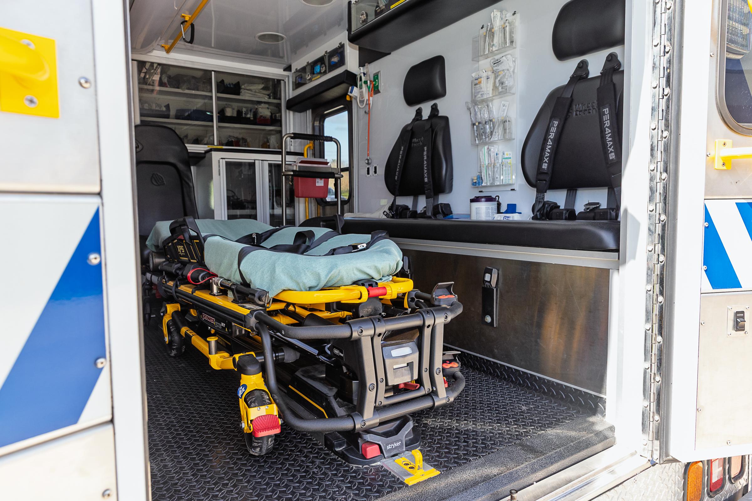 2019 REV Ford 4x4 Type I Ambulance - image 73