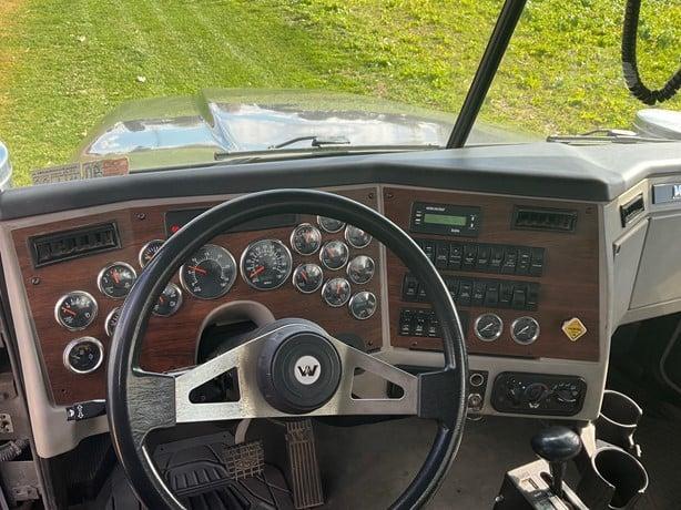 2016 Western Star 4900 Vacuum Tank Truck (5,200gal) - image 16
