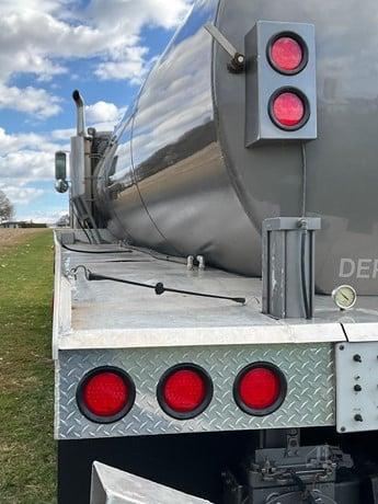 2016 Western Star 4900 Vacuum Tank Truck (5,200gal) - image 21