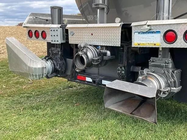 2016 Western Star 4900 Vacuum Tank Truck (5,200gal) - image 25