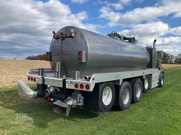 2016 Western Star 4900 Vacuum Tank Truck (5,200gal) - image 7
