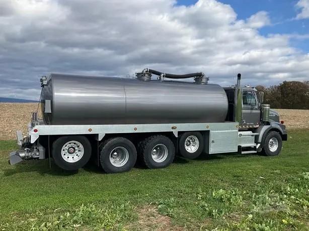 2016 Western Star 4900 Vacuum Tank Truck (5,200gal) - image 8