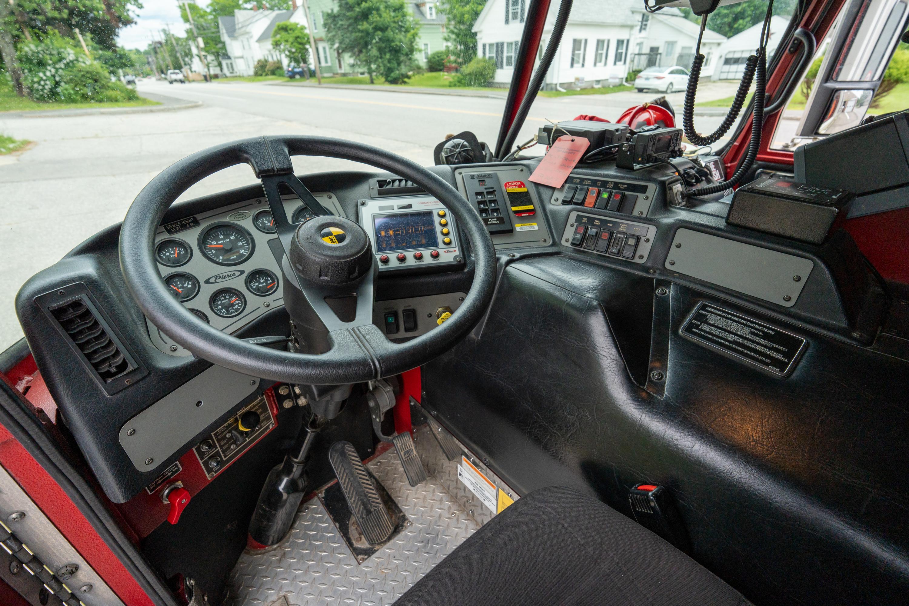 2004 HME Heavy Rescue - image 37
