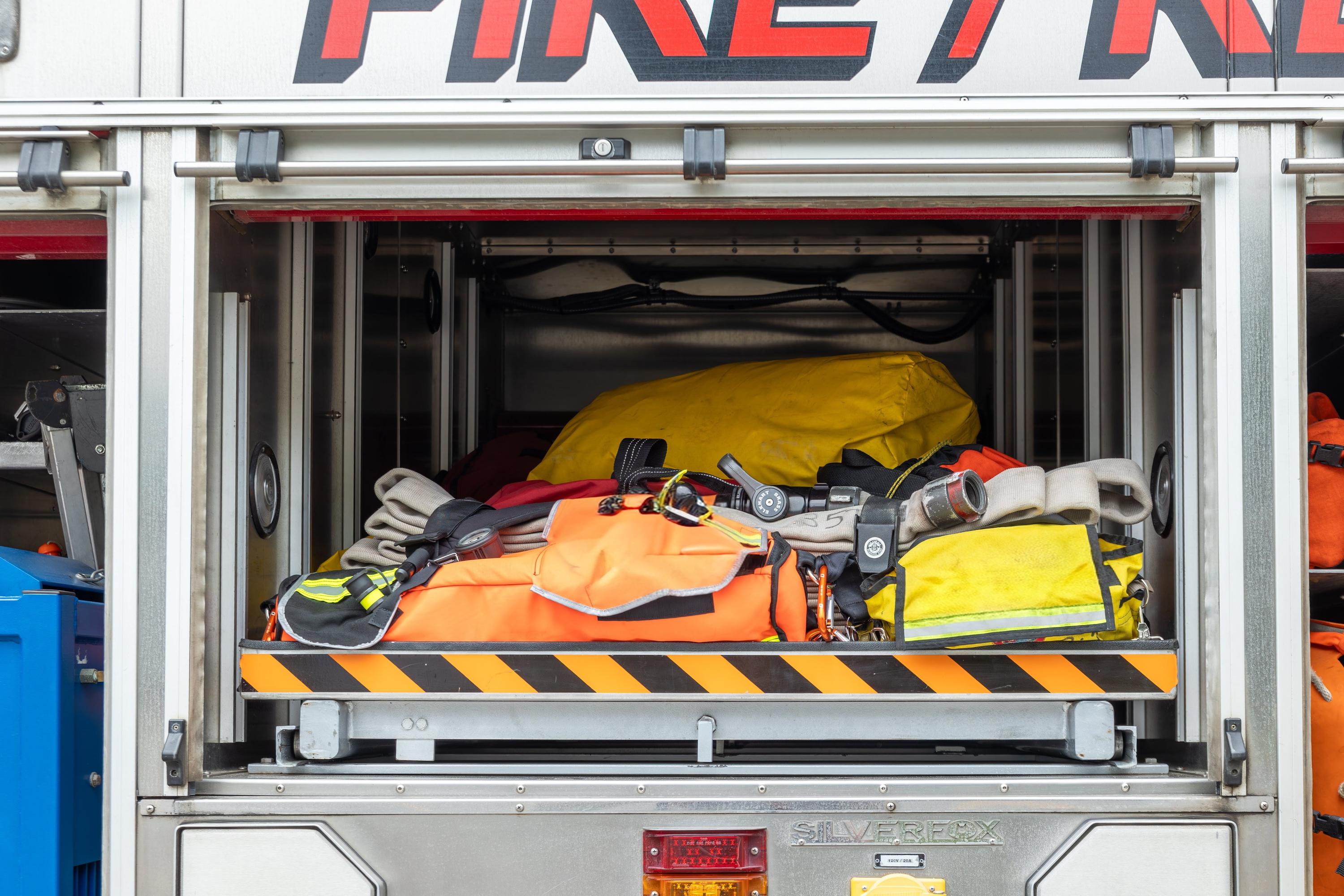 2004 HME Heavy Rescue - image 24