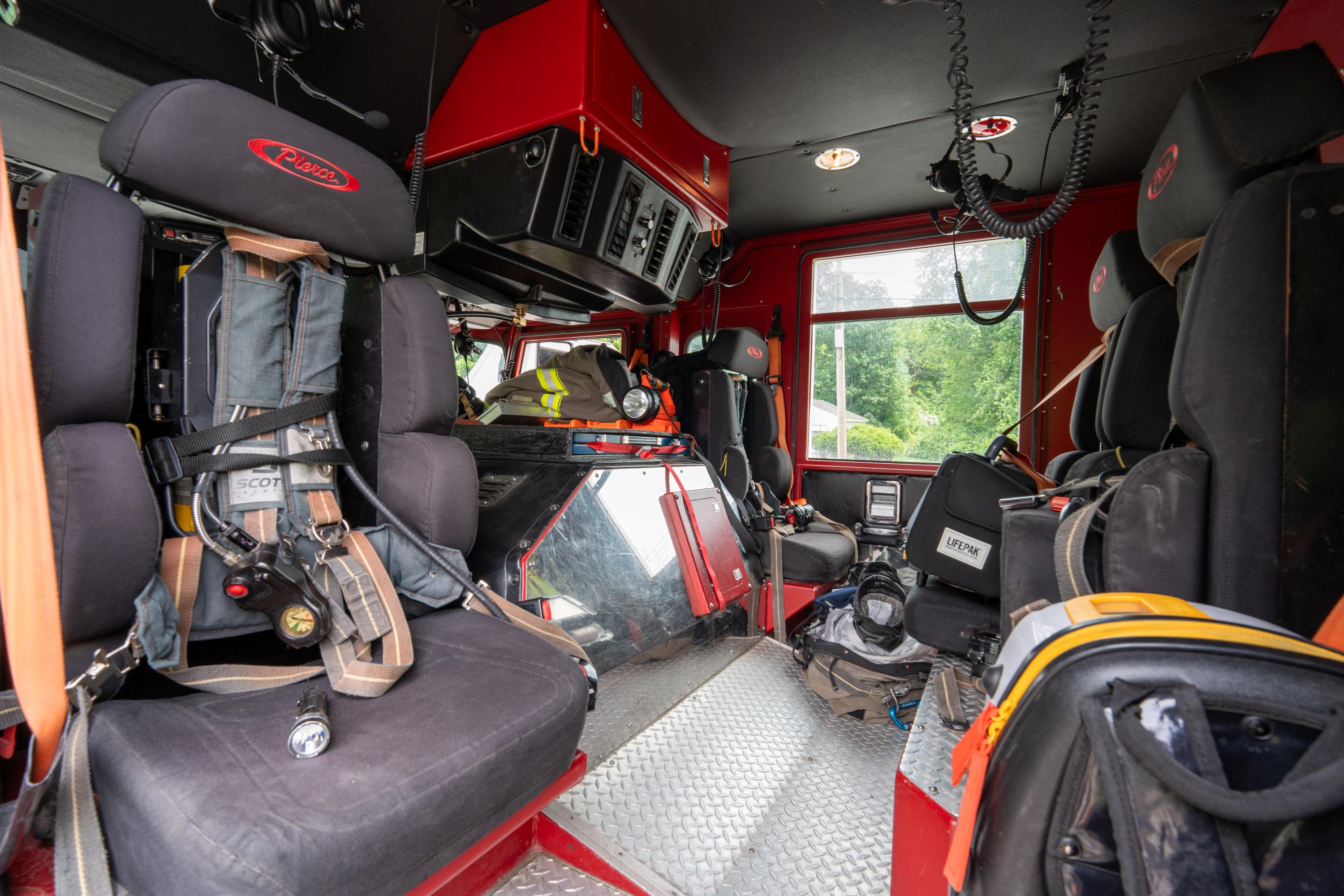 2004 HME Heavy Rescue - image 15