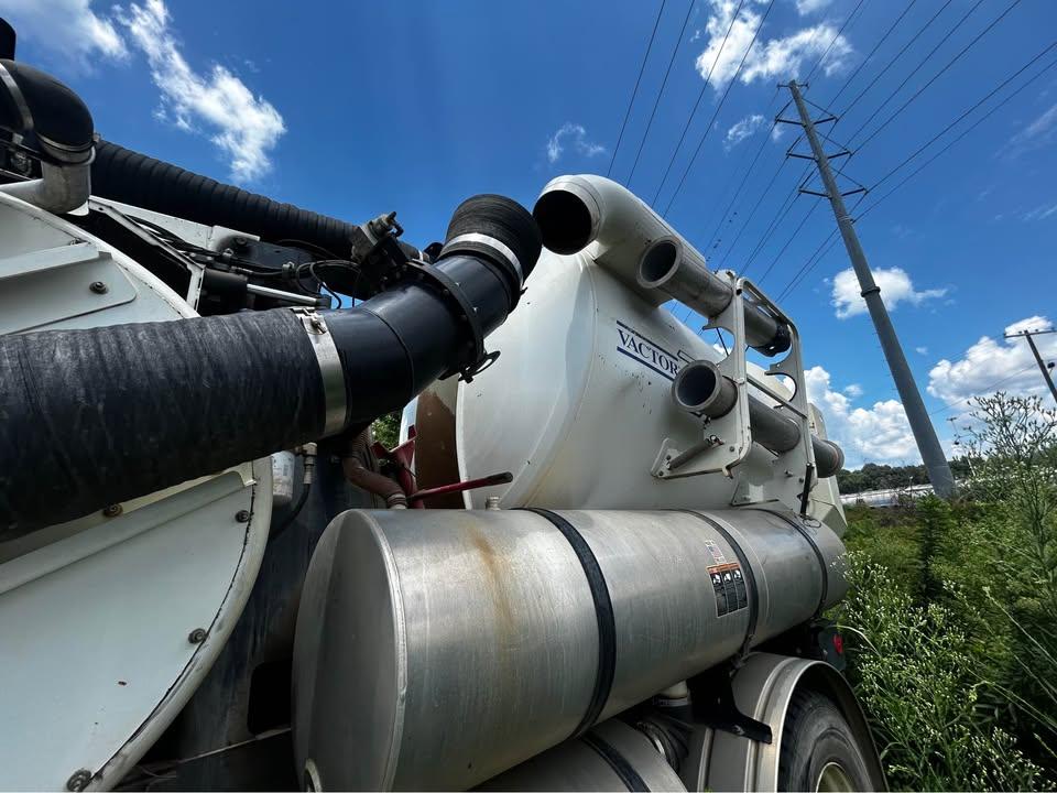 2007 International Vactor Hydrovac - image 7