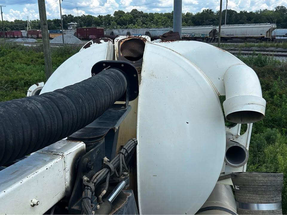 2007 International Vactor Hydrovac - image 11