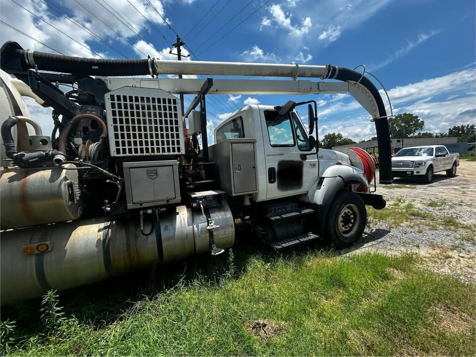 2007 International Vactor Hydrovac - image 3