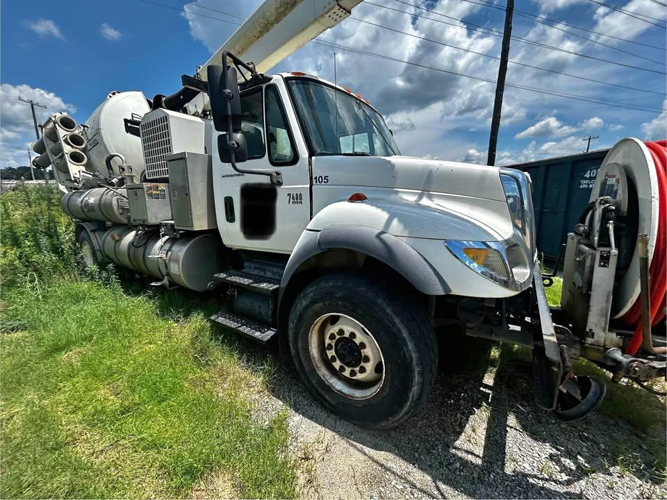 2007 International Vactor Hydrovac - image 1