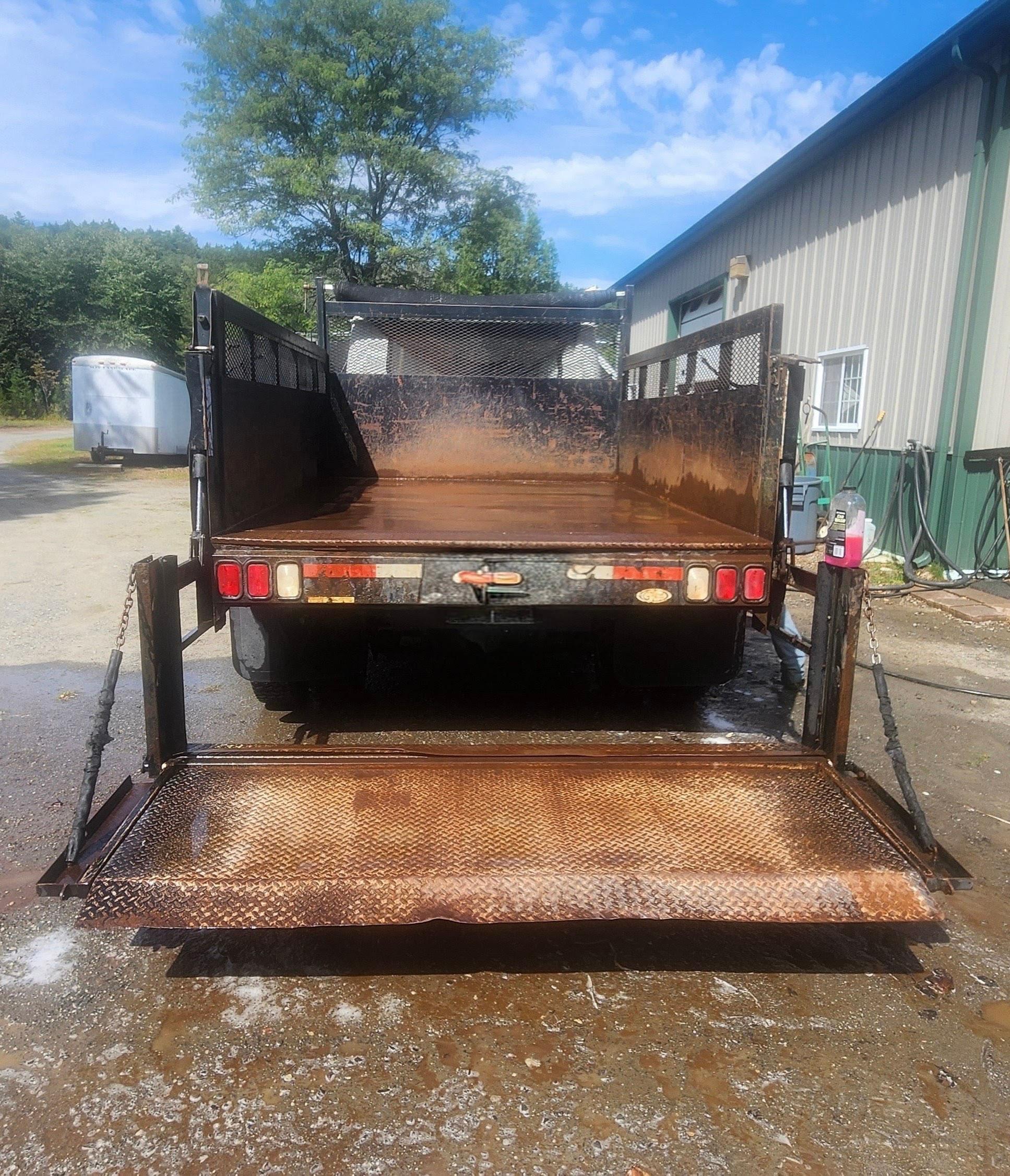 1996 International 4700 Dump Truck - image 3