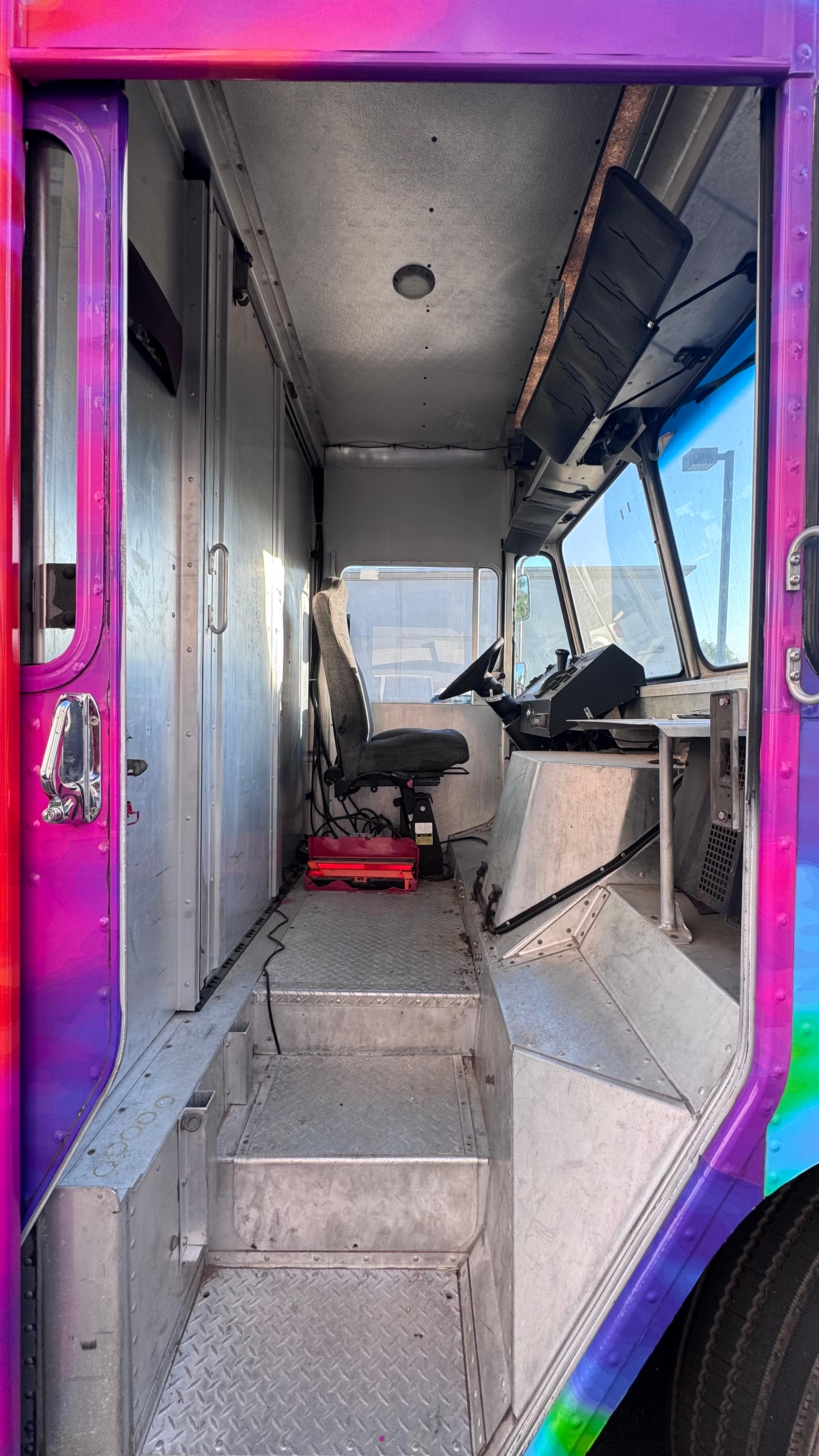 Mobile Salon - image 6