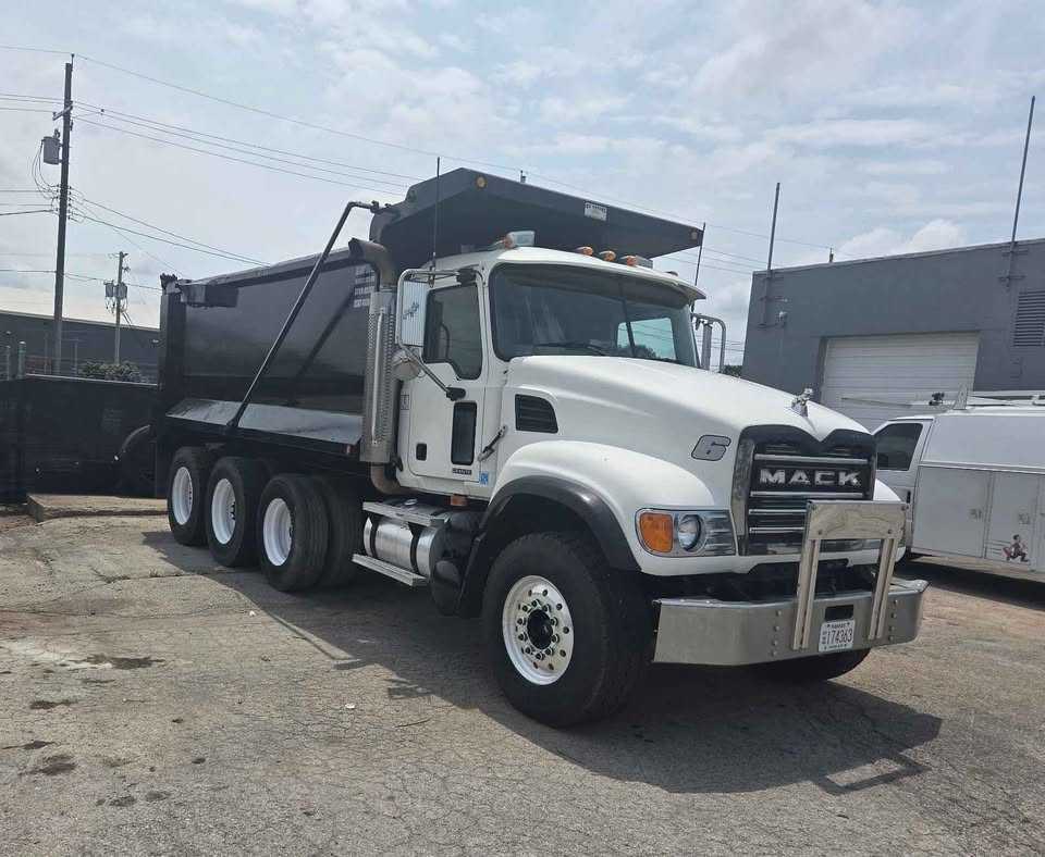 2007 Mack Granite (2/2)