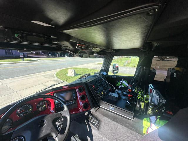 2014 Rosenbauer Pumper Tanker - image 7