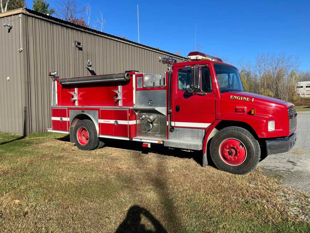 2000 E-One Freightliner Pumper