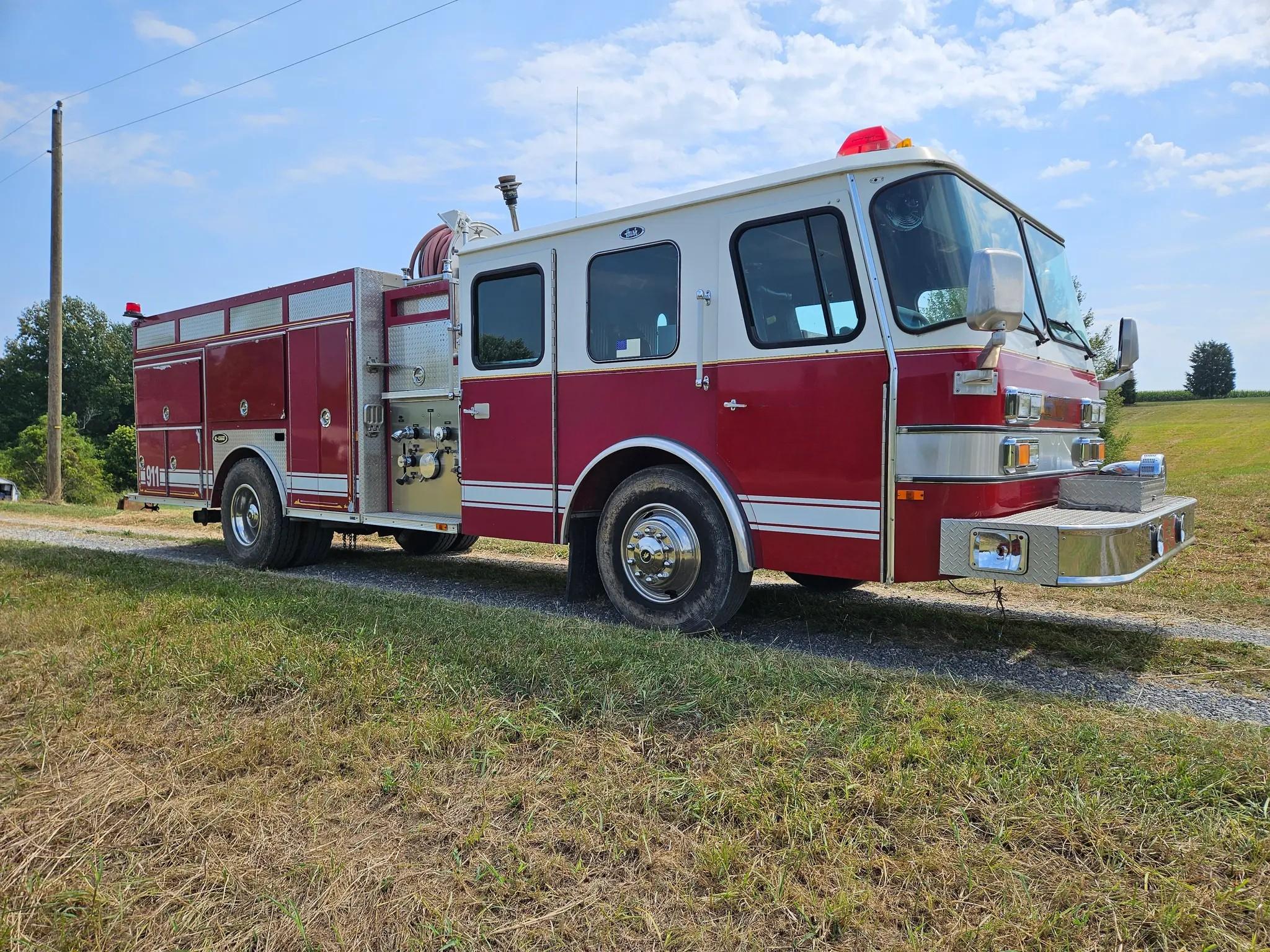1993 E-One Hush Rescue Pumper - image 3