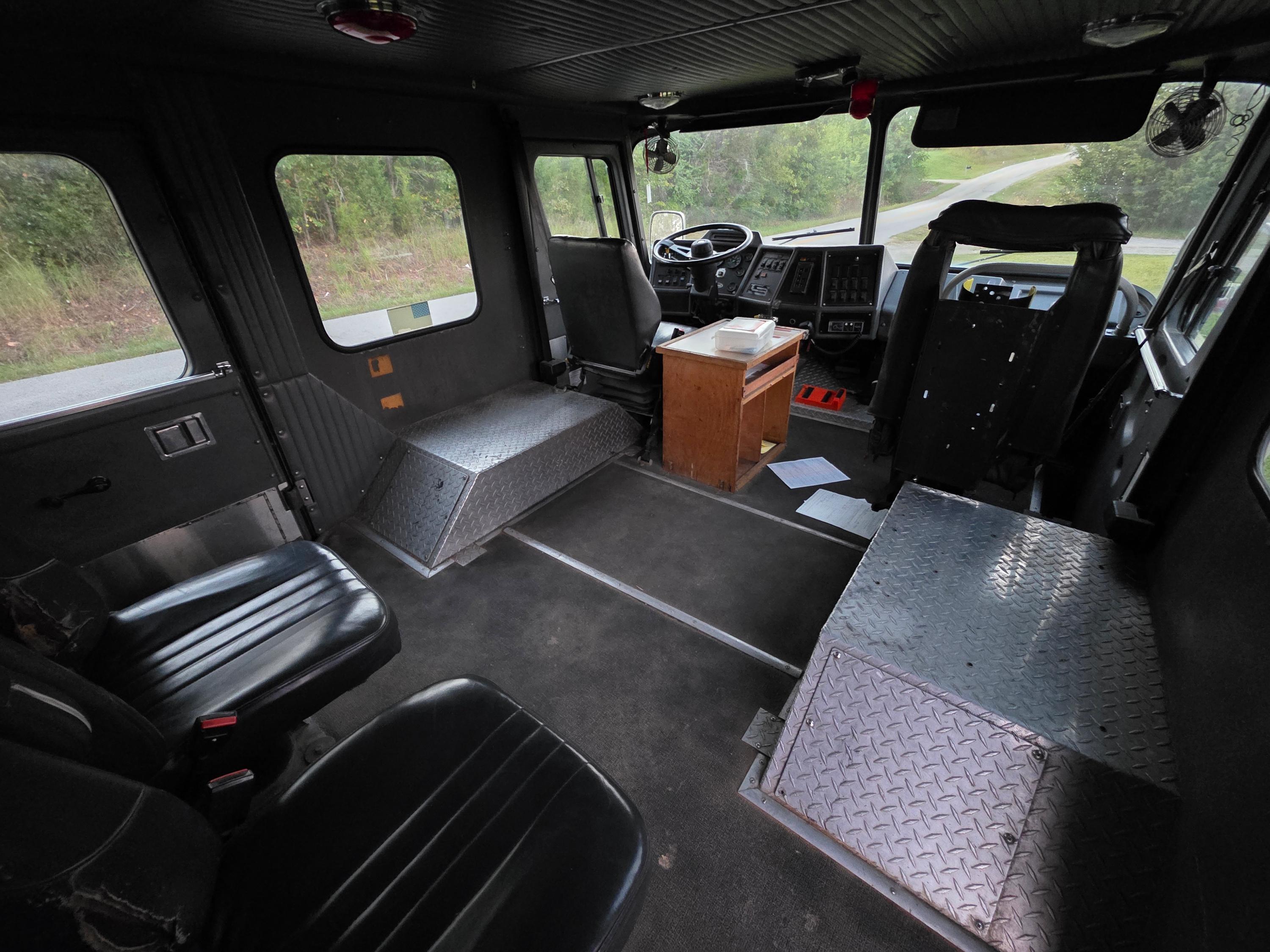 1993 E-One Hush Rescue Pumper - image 28