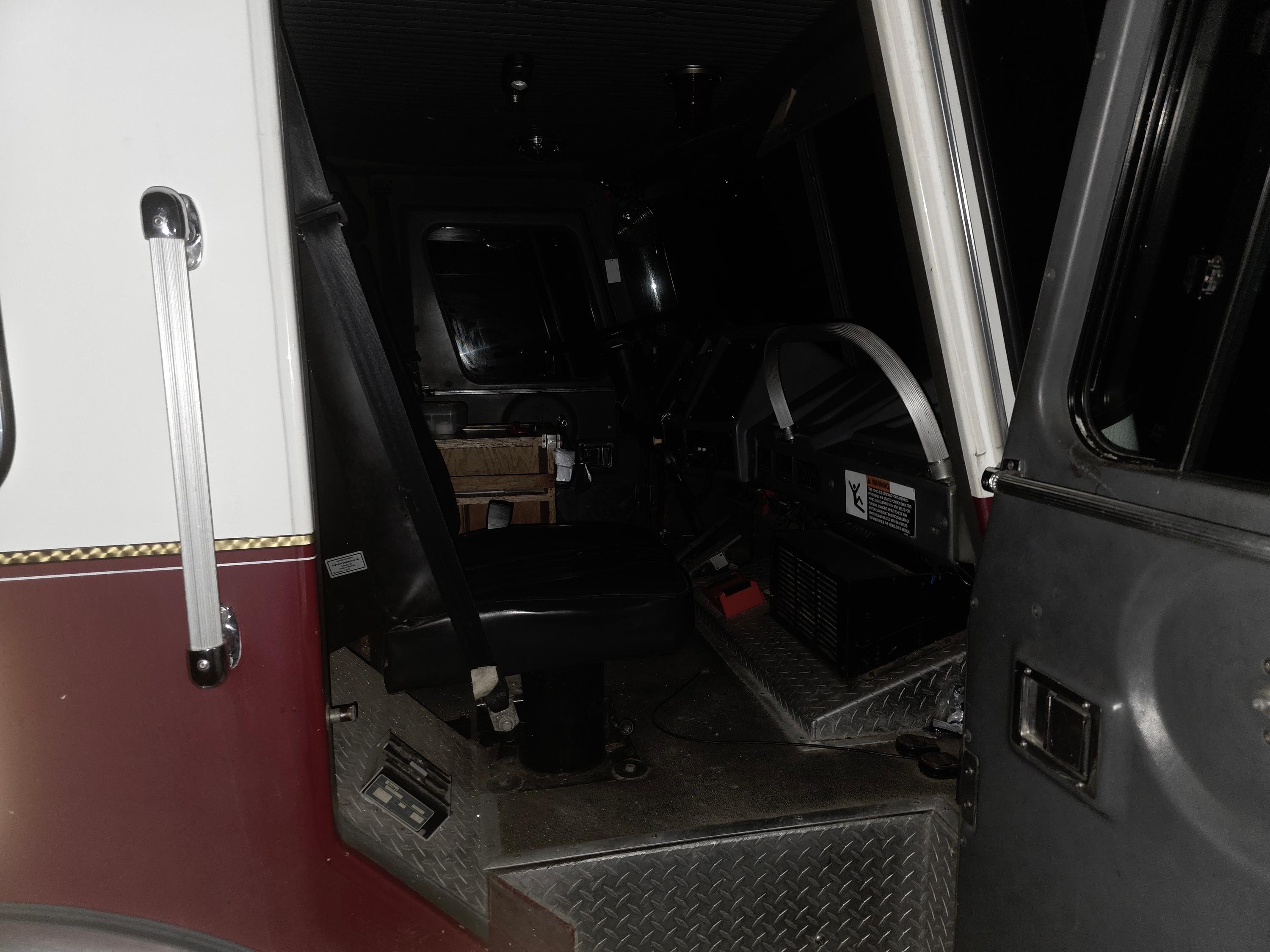 1993 E-One Hush Rescue Pumper - image 19