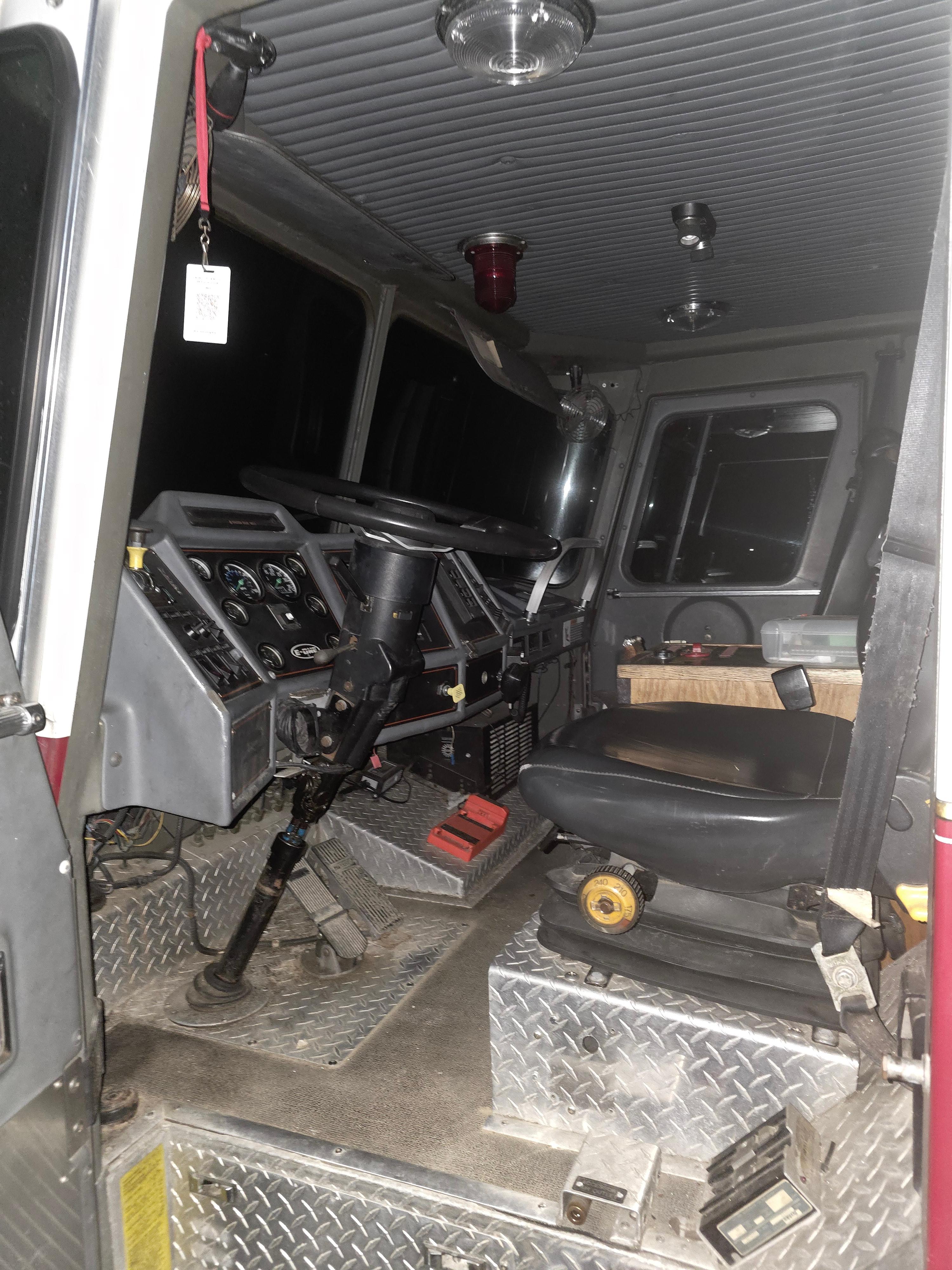 1993 E-One Hush Rescue Pumper - image 25