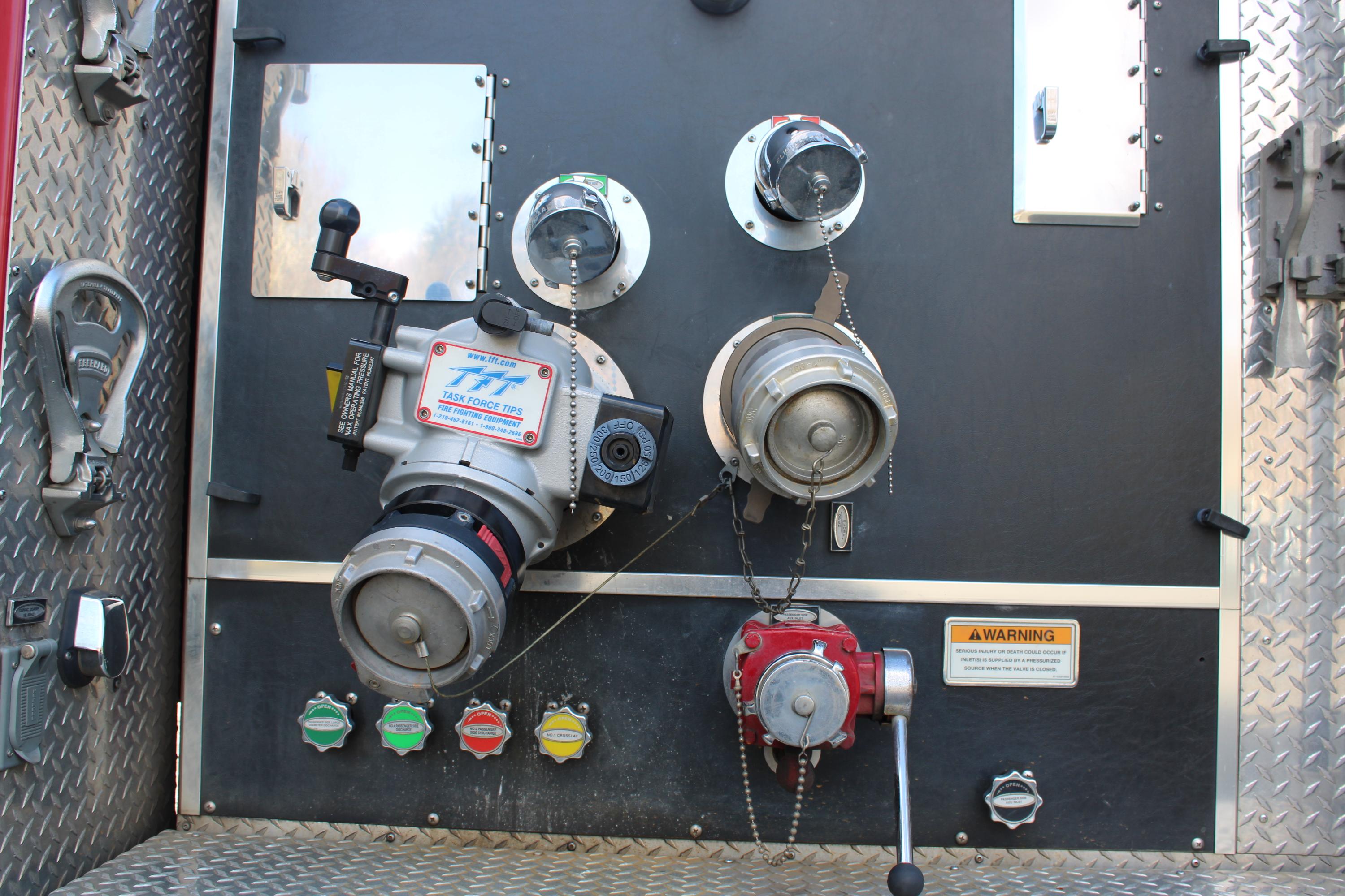 2002 Pierce Dash 100' Quint - image 16