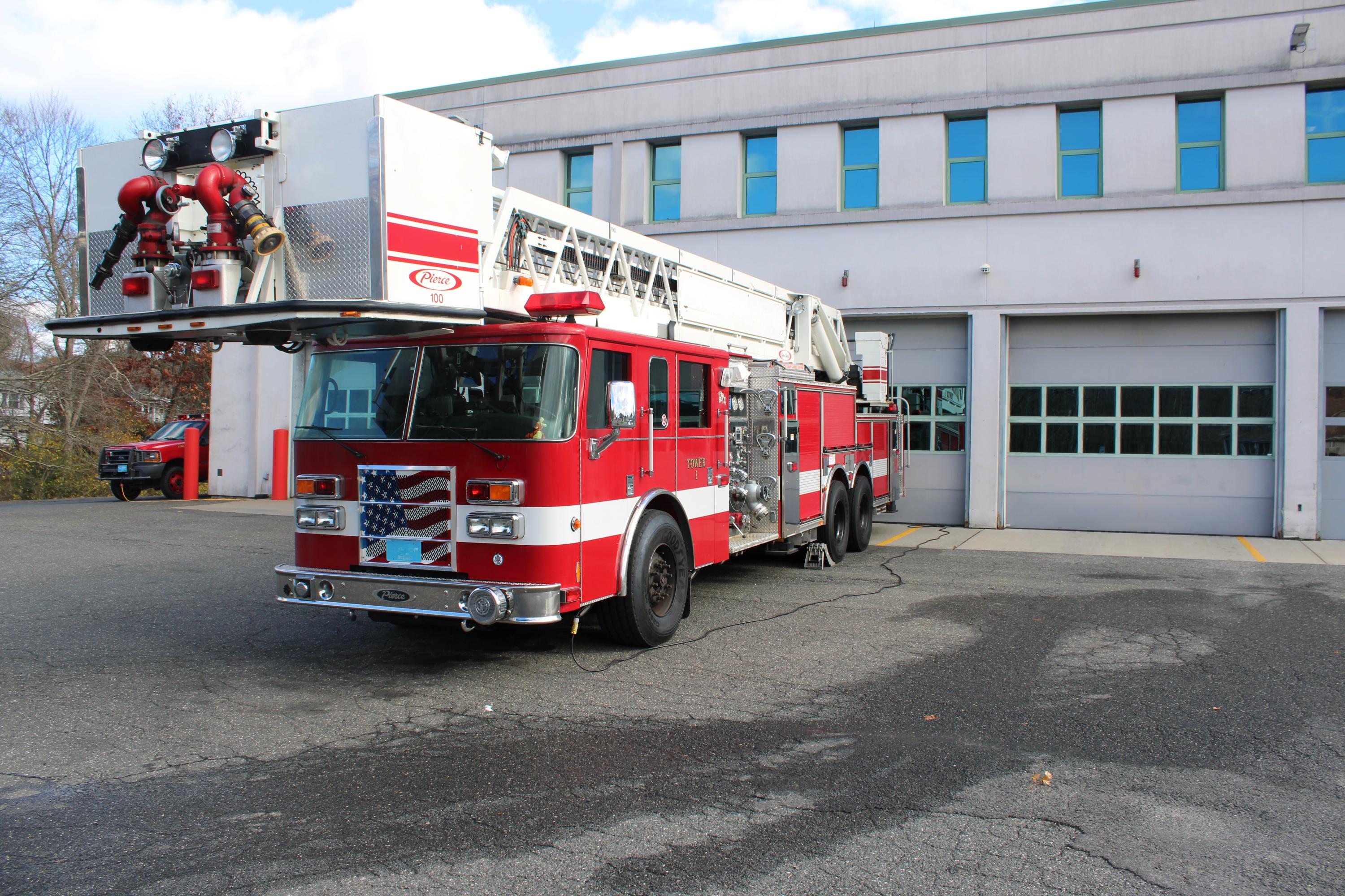 2002 Pierce Dash 100' Quint - image 6