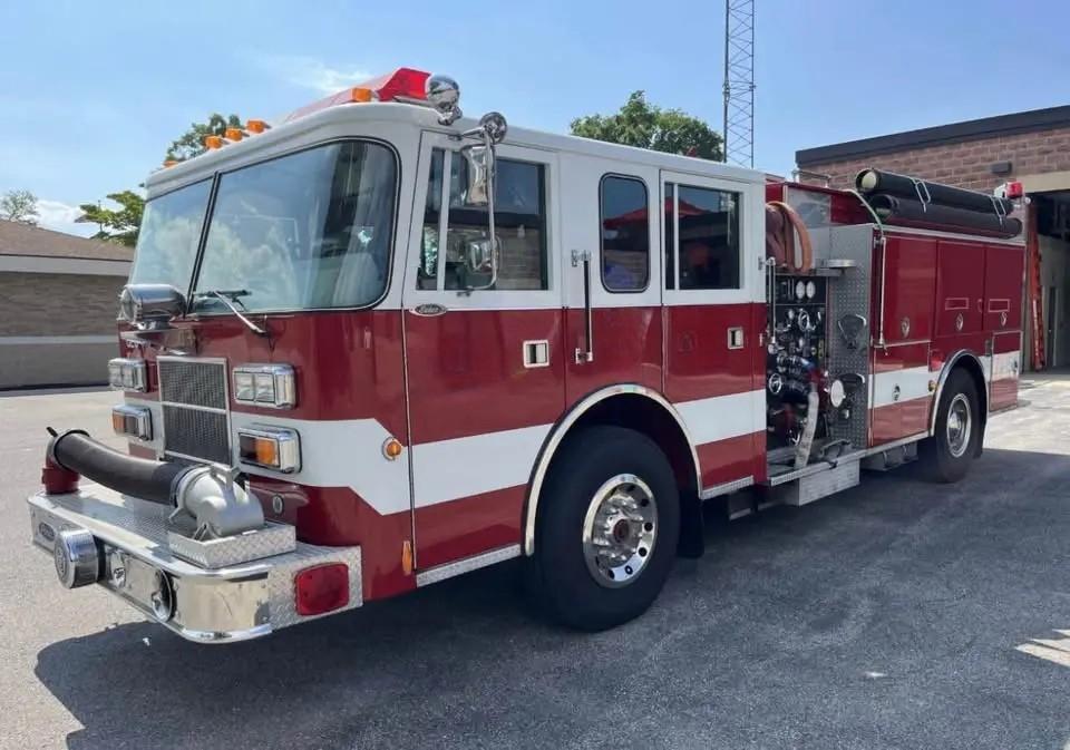 1995 Pierce Saber Pumper - image 2
