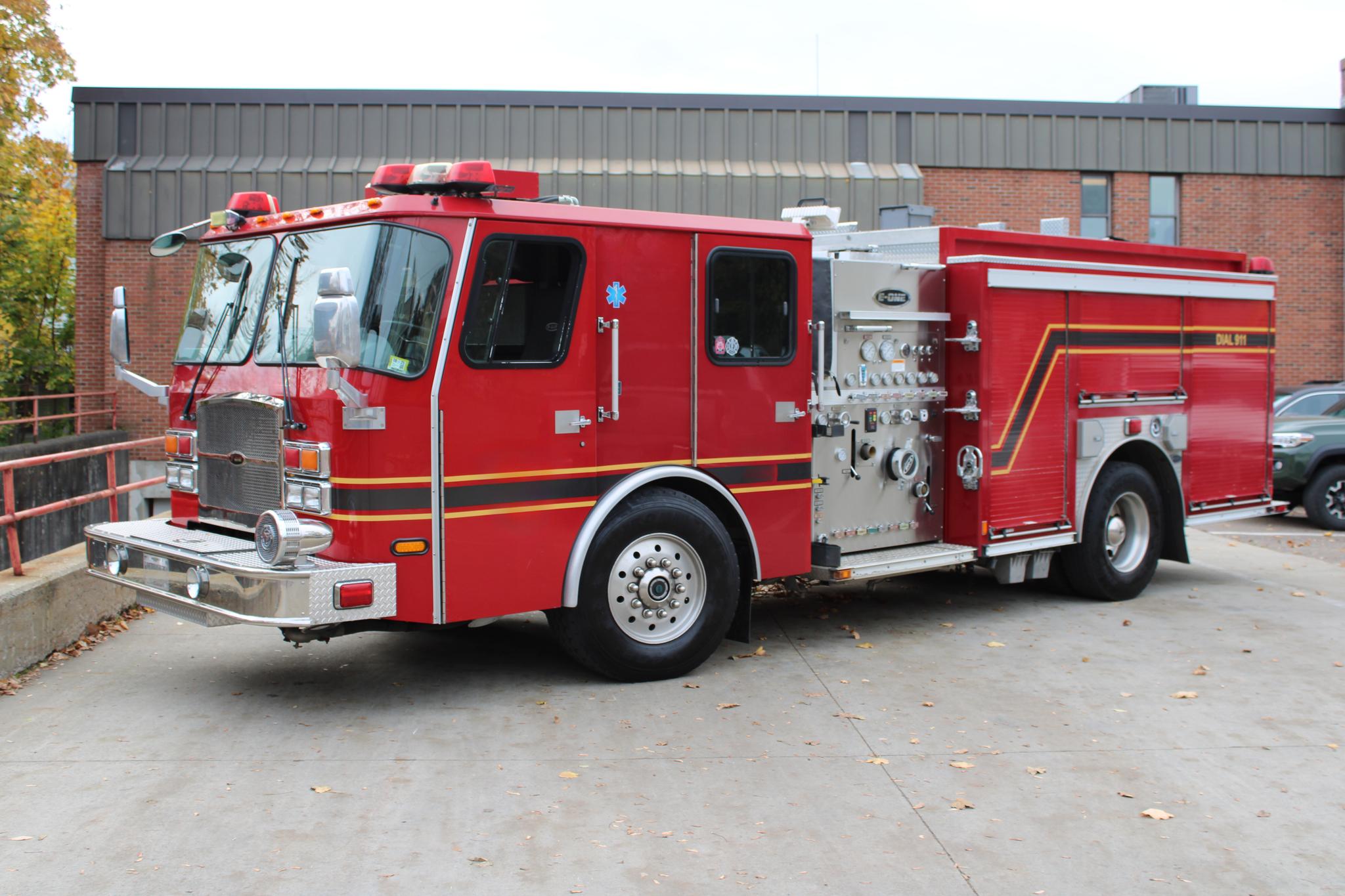 2011 E-One Cyclone Engine - image 2