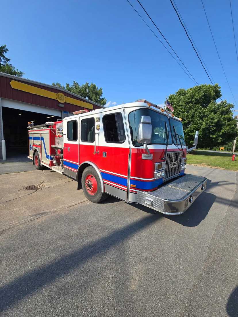 2004 E-One Cyclone Pumper — photo 4