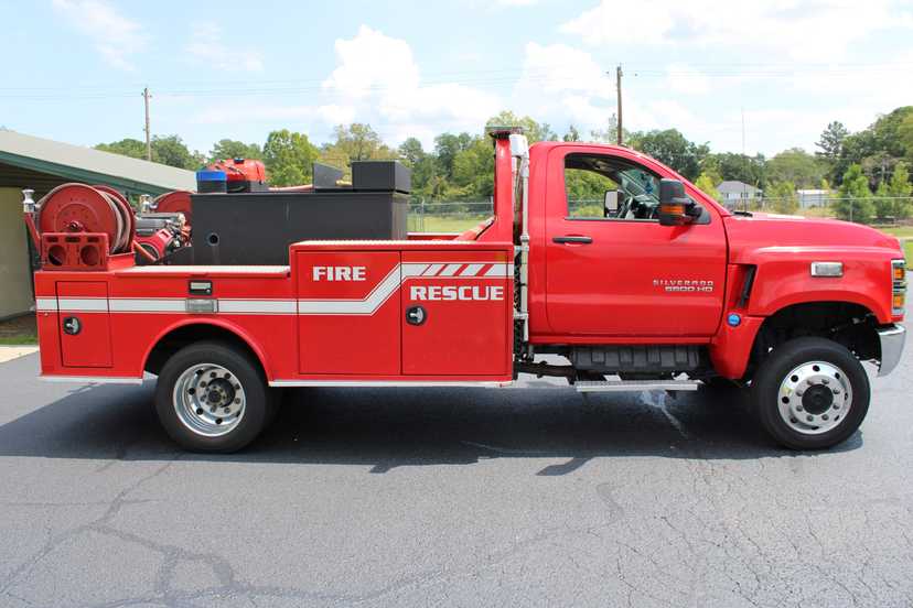 2021 Chevrolet Silverado 5500 4x4 Brush Truck — photo 3