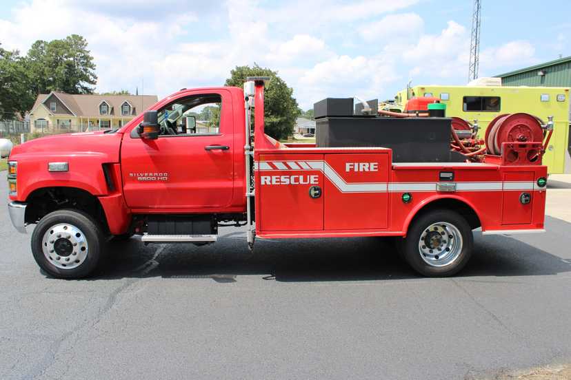 2021 Chevrolet Silverado 5500 4x4 Brush Truck — photo 4