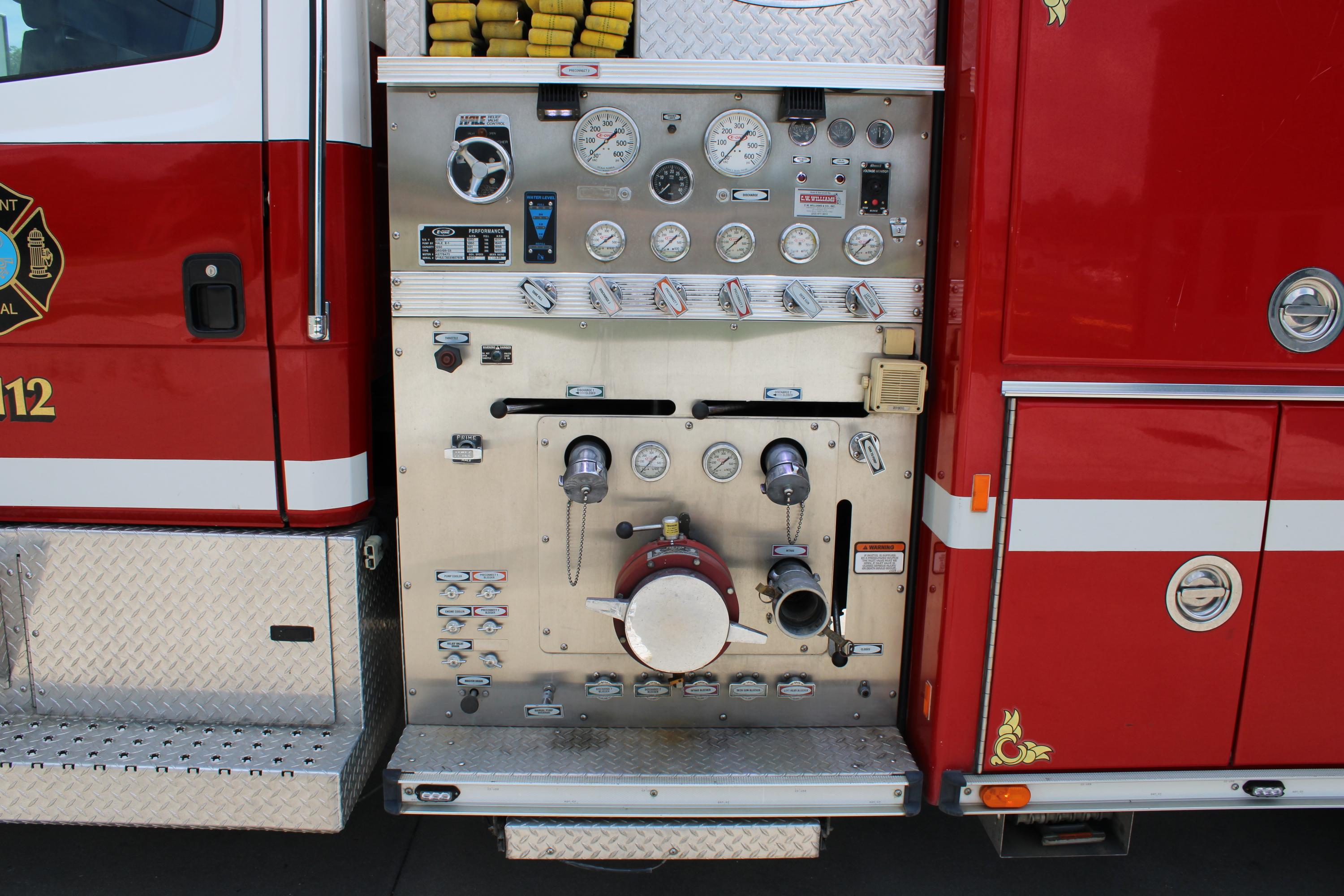 1999 Freightliner FL80/E-One Engine - image 11
