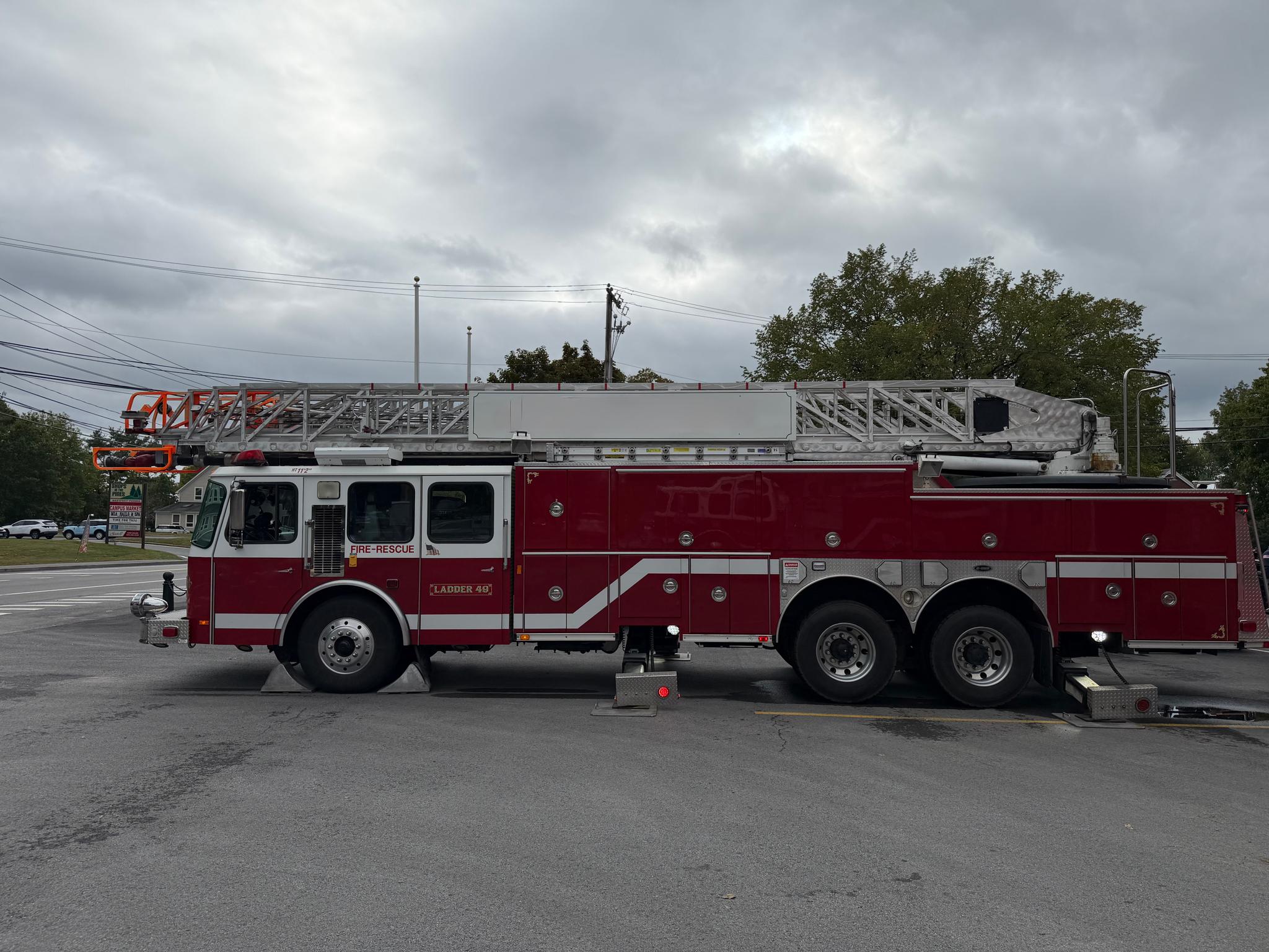 2000 E-One Hurricane 110' Aerial - image 4