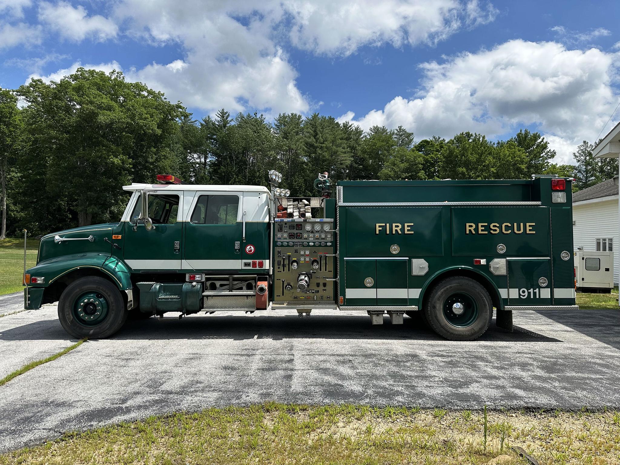 2000 Valley Fire International Commercial Pumper - image 1