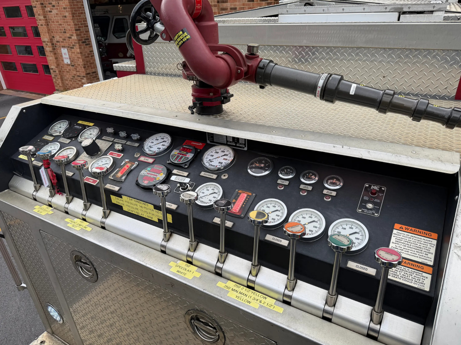 2005 E-One Cyclone II Pumper - image 28