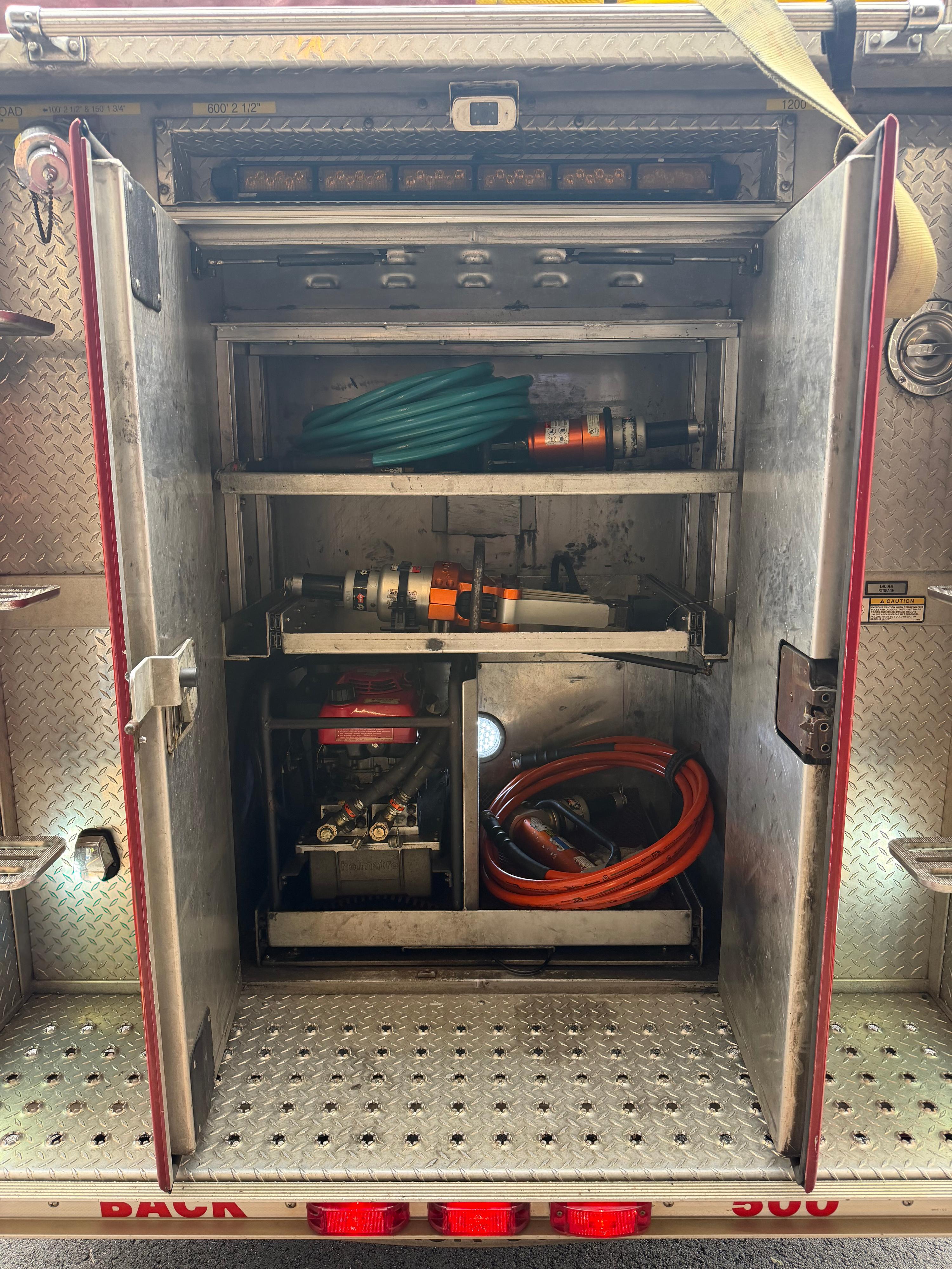 2005 E-One Cyclone II Pumper - image 25