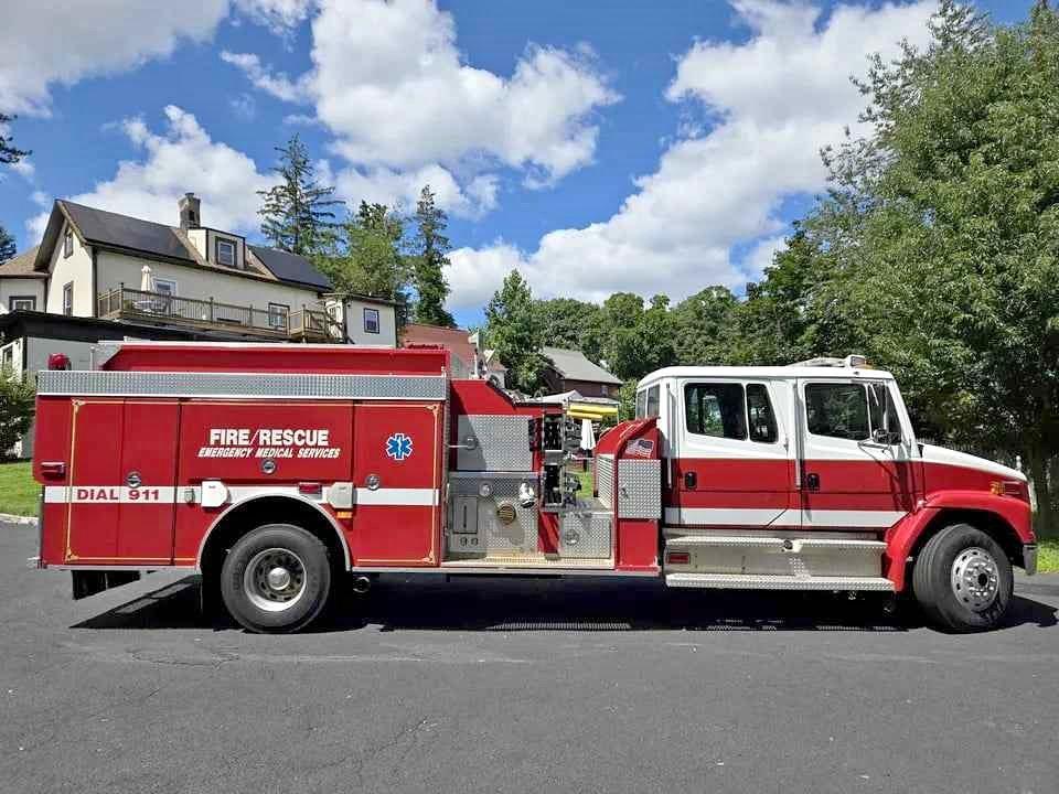 1999 Freightliner FL80 Smeal Pumper