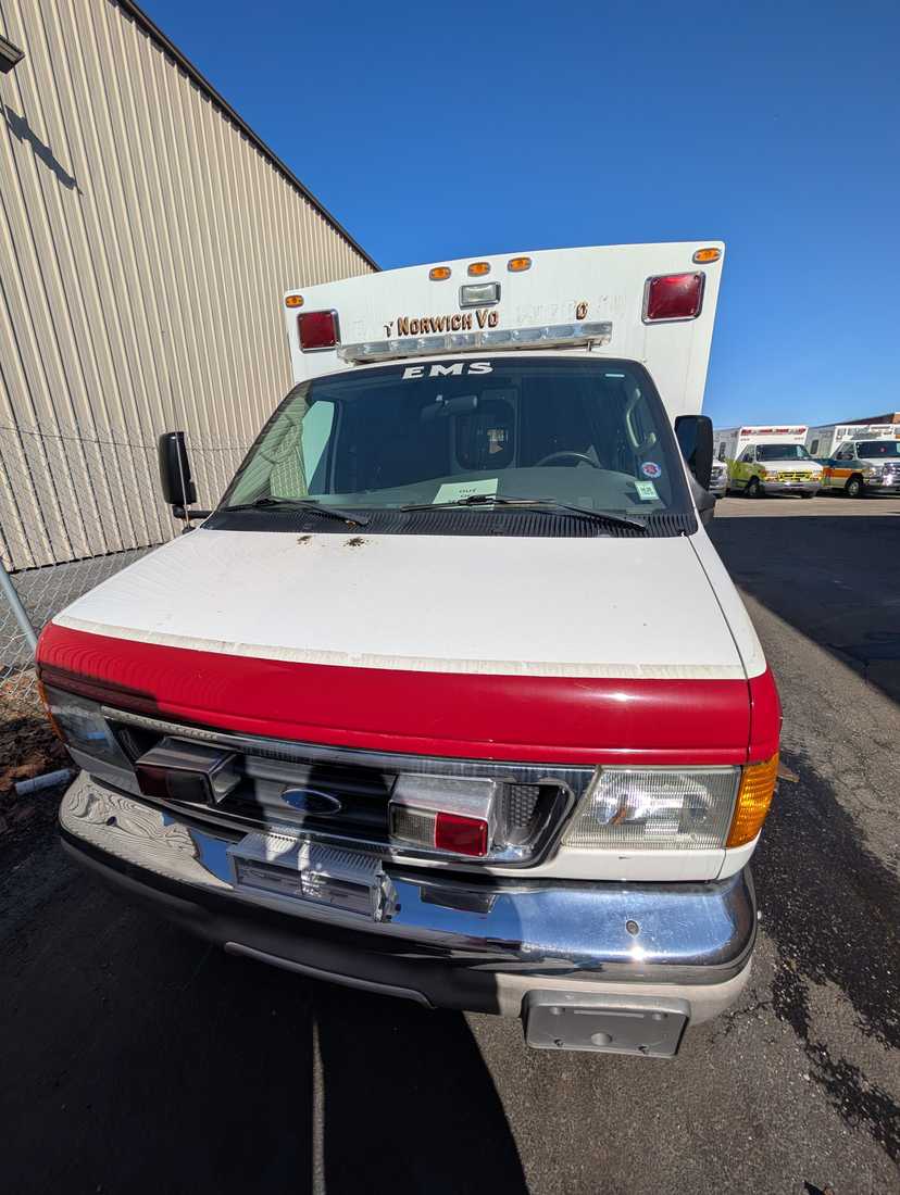 2003 Braun Ford Type III Ambulance
