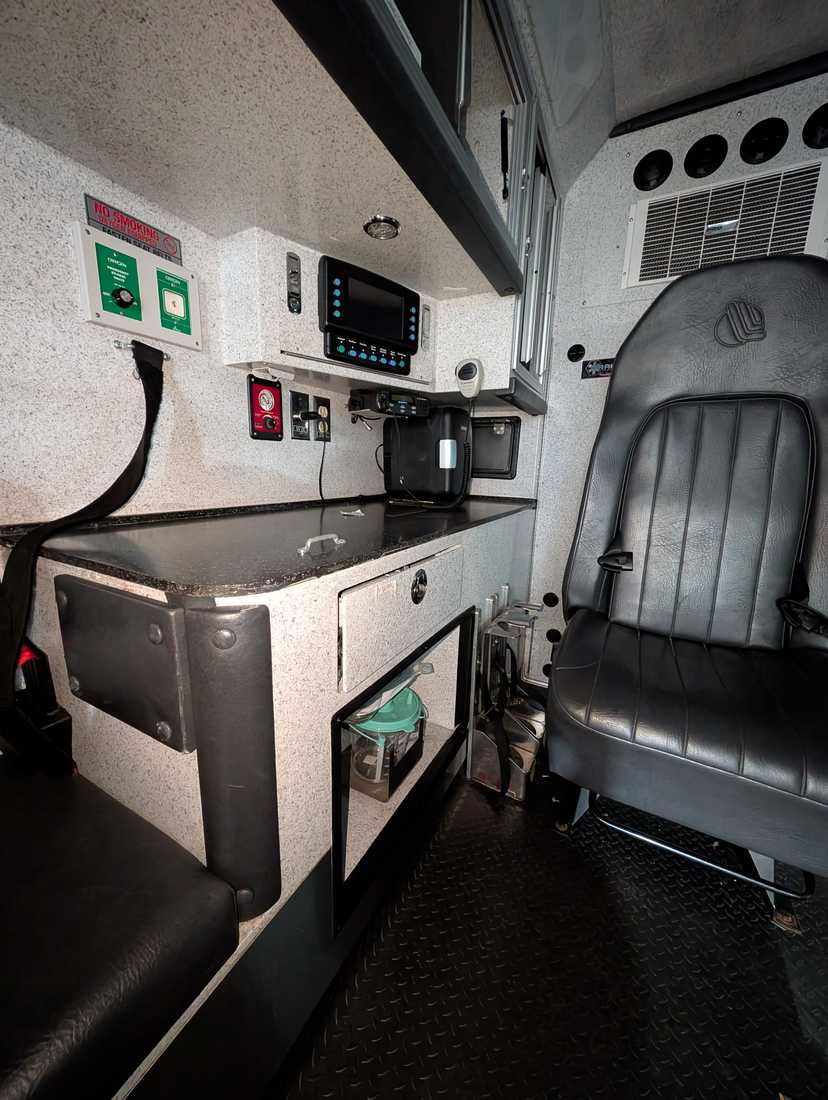 2016 Braun Chevrolet Type III Ambulance — photo 8